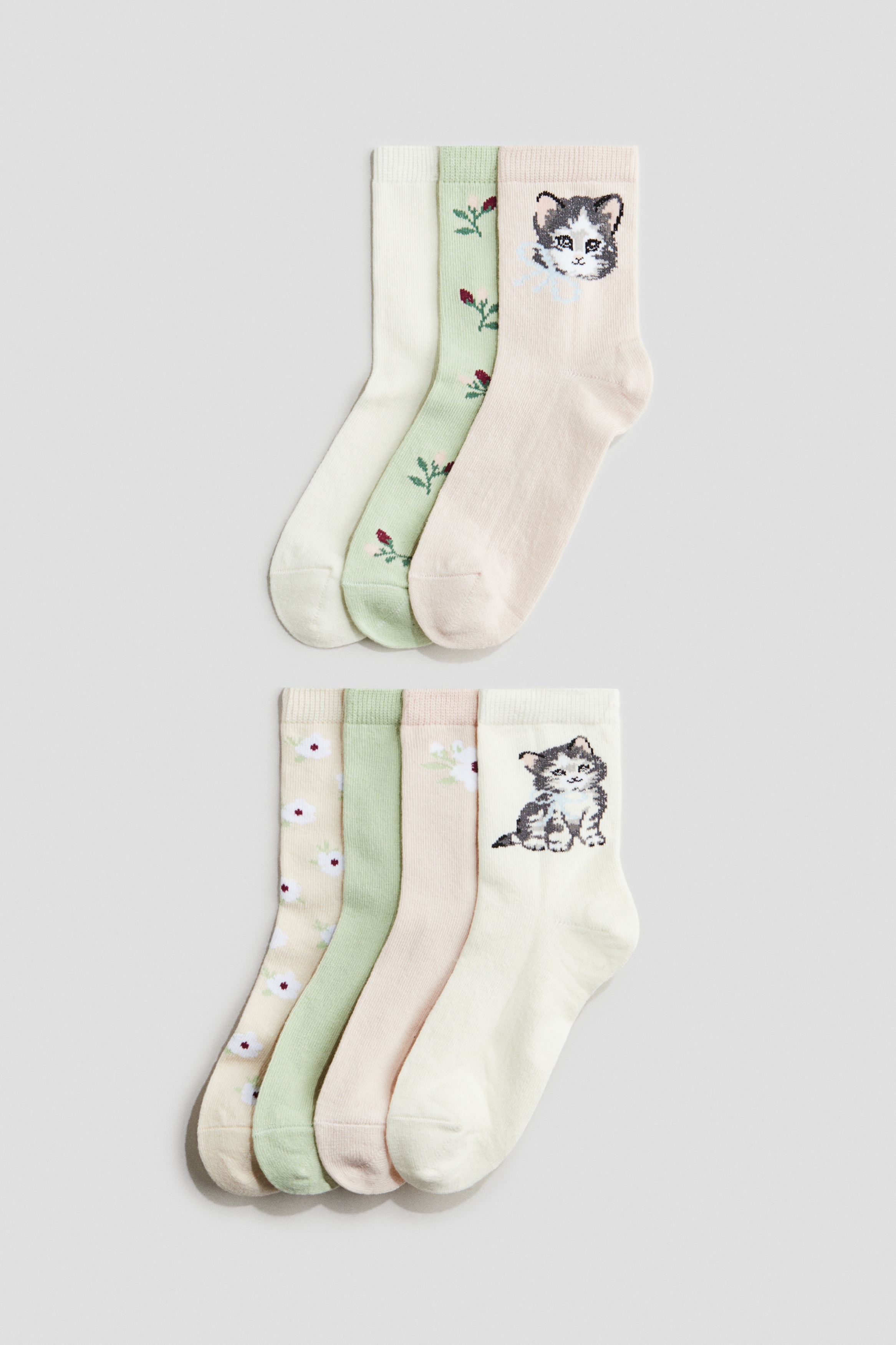 부드러운 코튼 혼방 소재의 파인니트 양말 세트. 입구 부분이 신축성 있게 처리됨. 이미지