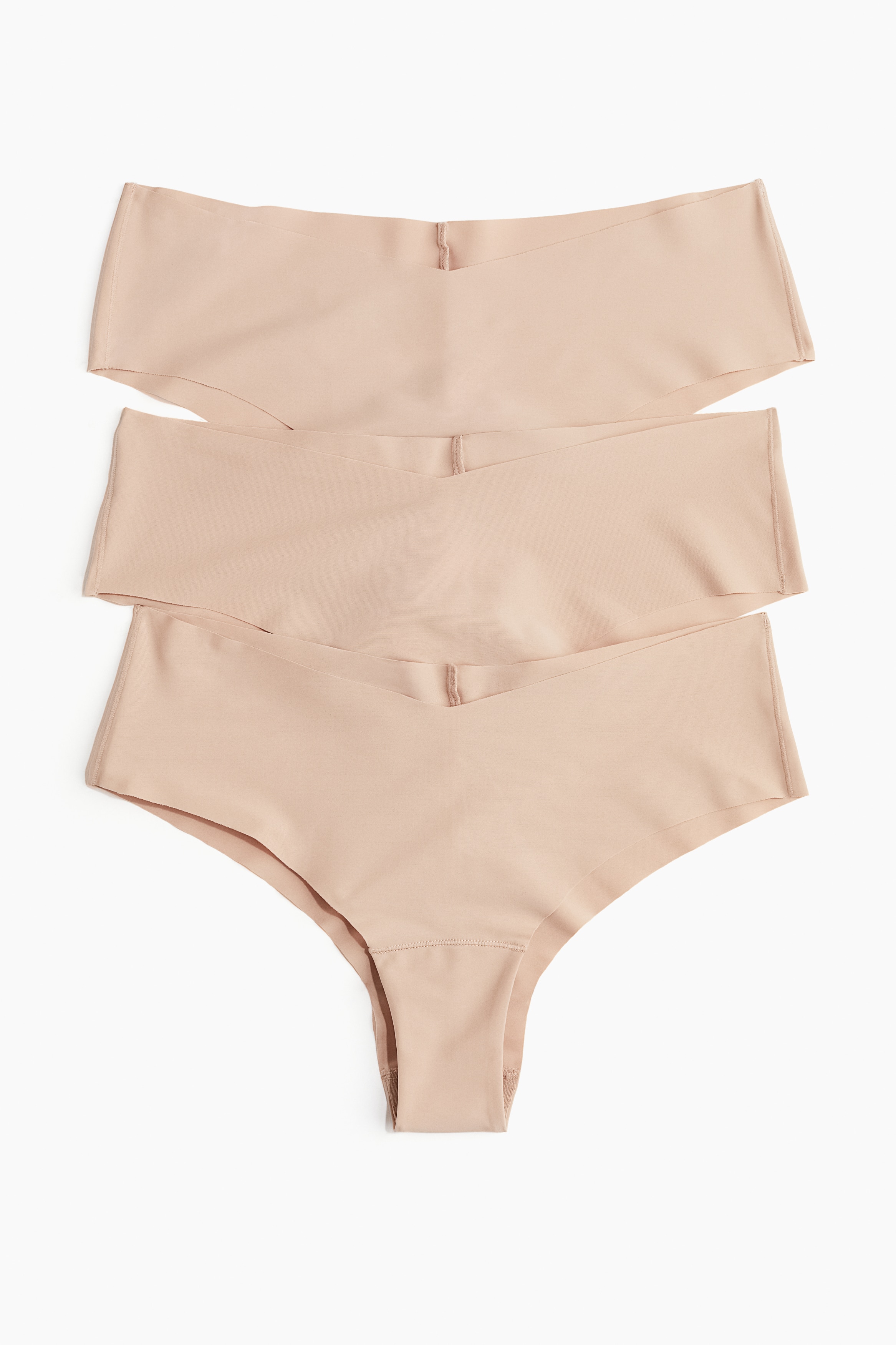 초극세사 소재의 미드라이즈 팬티 세트. V자로 마감된 허릿단. 아랫부분 안감 부착. 뒷면이 짧게 커버된 스타일. 옷단을 레이저 커팅하여, 착용감이 편안하며 겉옷 위로 눈에 띄지 않는 심리스 디자인. 이미지