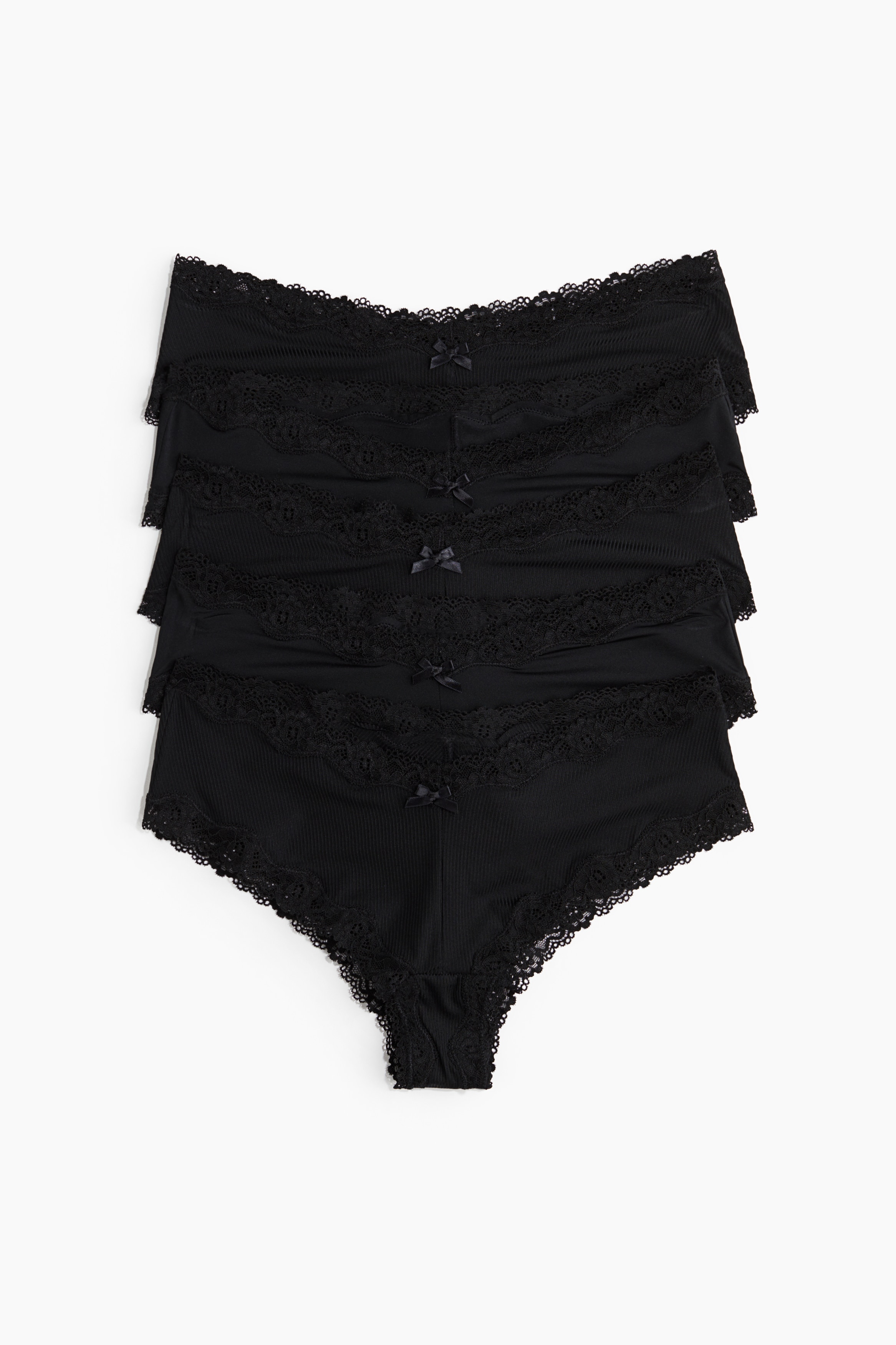 레이스로 장식된 부드러운 초극세사 소재의 팬티 세트. 로라이즈. V자로 마감된 허릿단. 아랫부분 안감 부착. 뒷면이 짧게 커버됨. 이미지