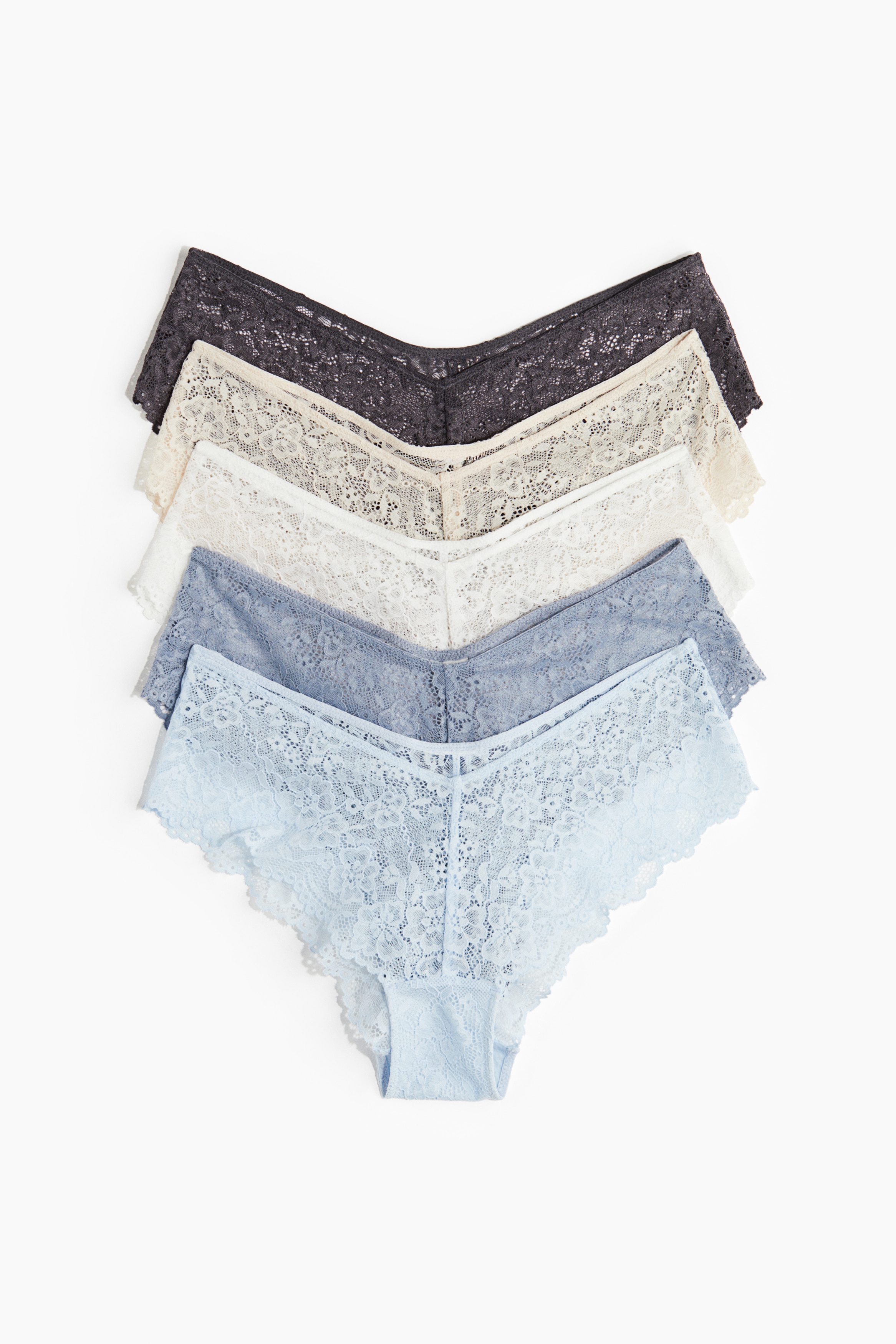 레이스 소재의 로라이즈 팬티 세트. 허릿단이 V자로 마감됨. 아랫부분 안감 부착. 뒷면이 짧게 커버된 스타일. 이미지