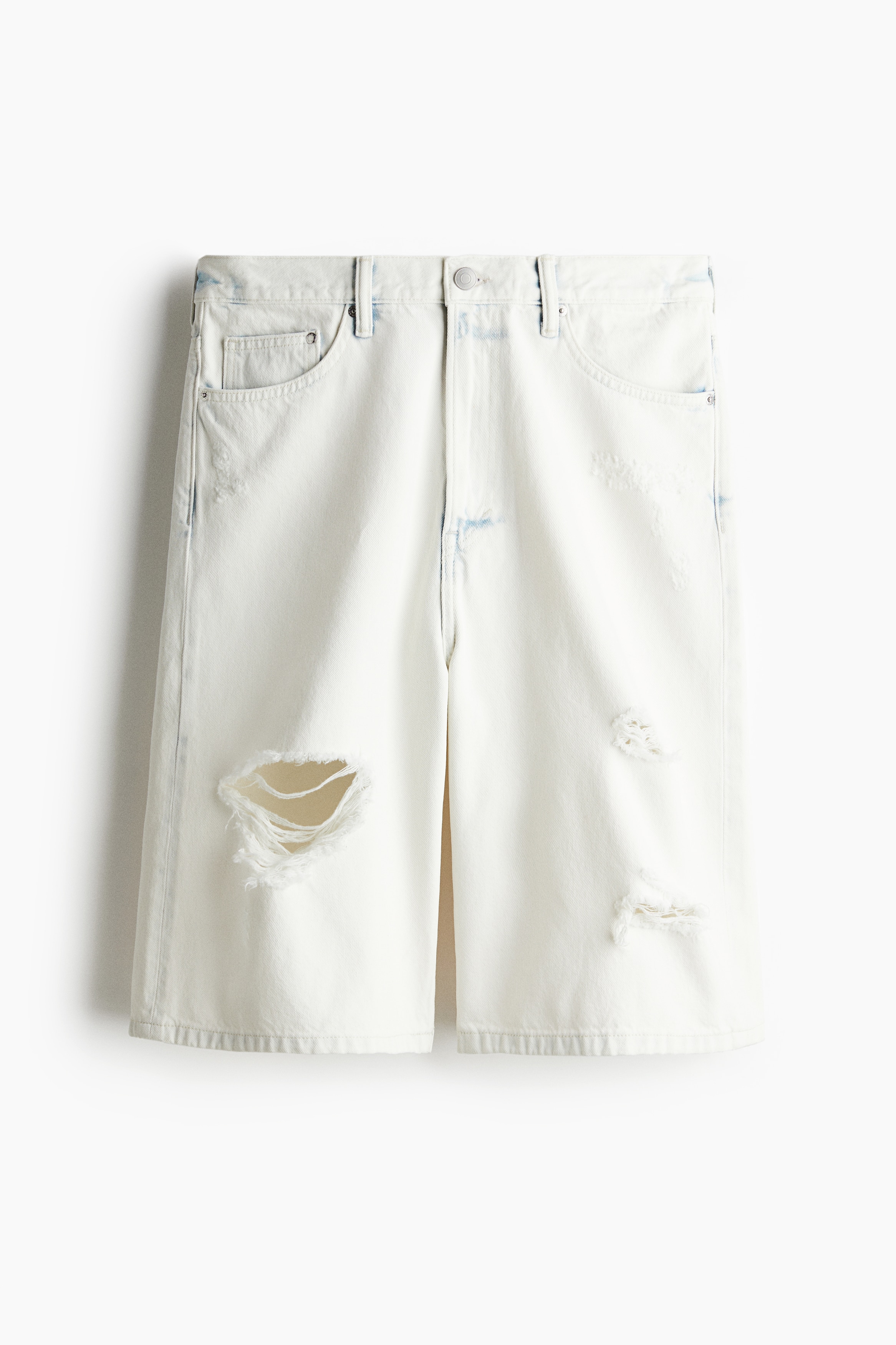 탄탄한 코튼 데님 소재의 5포켓 반바지. 힙부터 하단까지 배기핏으로 떨어지며, 다리 전체가 매우 넉넉한 라운드 레그. 밑위가 긴 디자인. 레귤러 웨이스트. 지퍼 플라이. 이미지