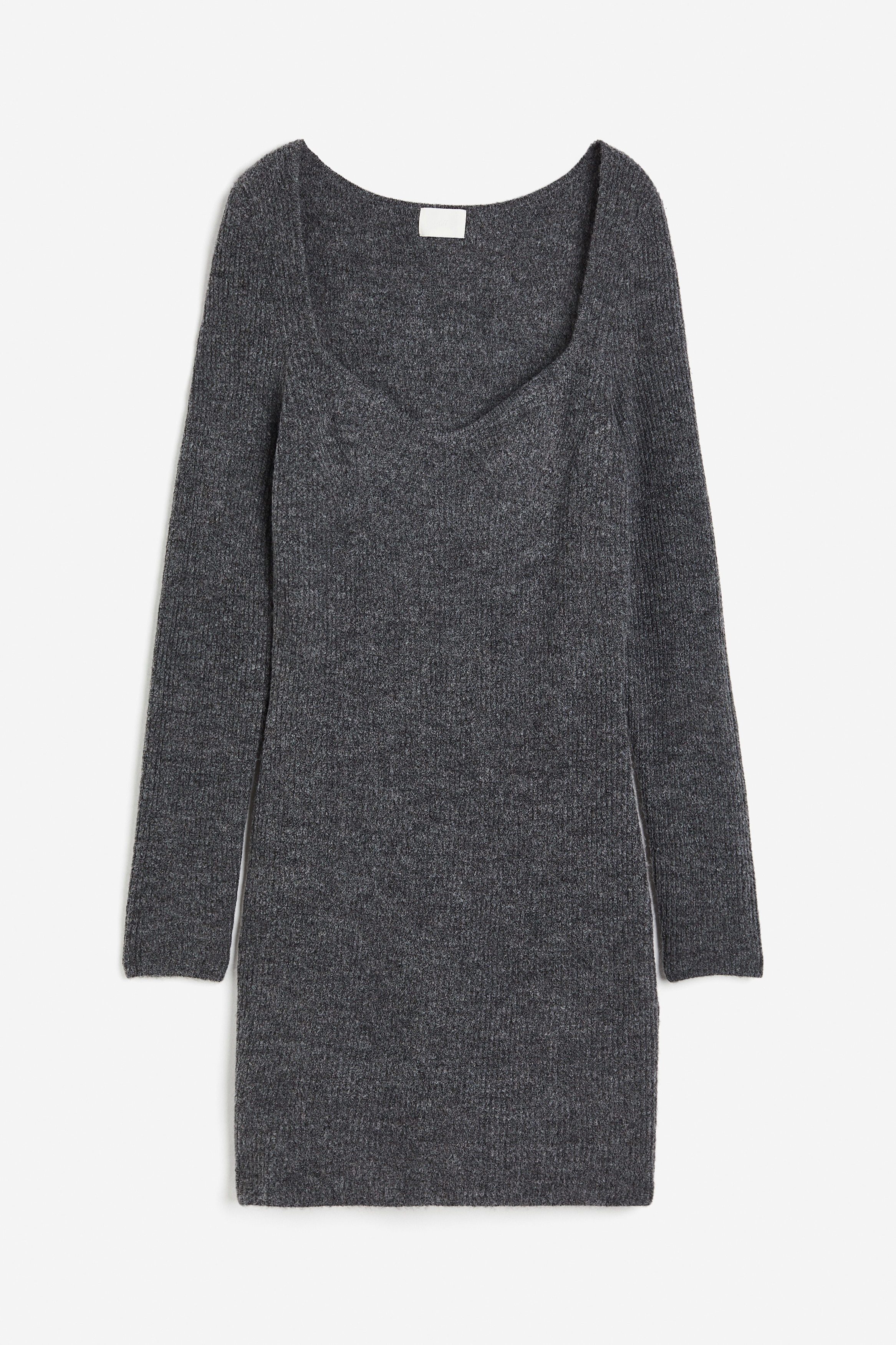 부드러운 리브니트 소재의 피트되는 긴소매 원피스. 스위트하트 네크라인. 가슴 부분이 입체적으로 짜인 디자인. 이미지