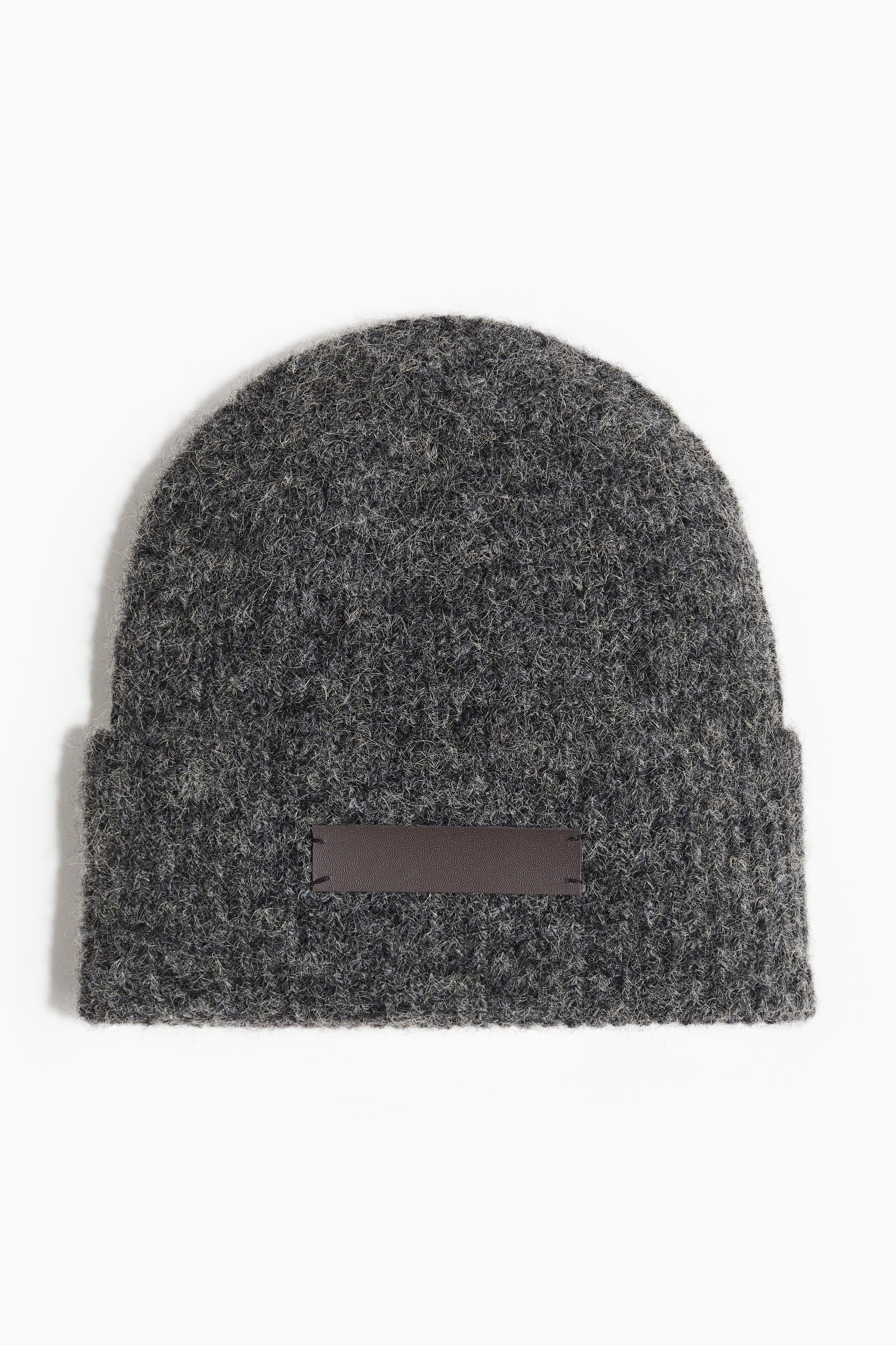 Beanie in a soft rib knit containing some wool with a wide turn-up at the hem. 이미지1