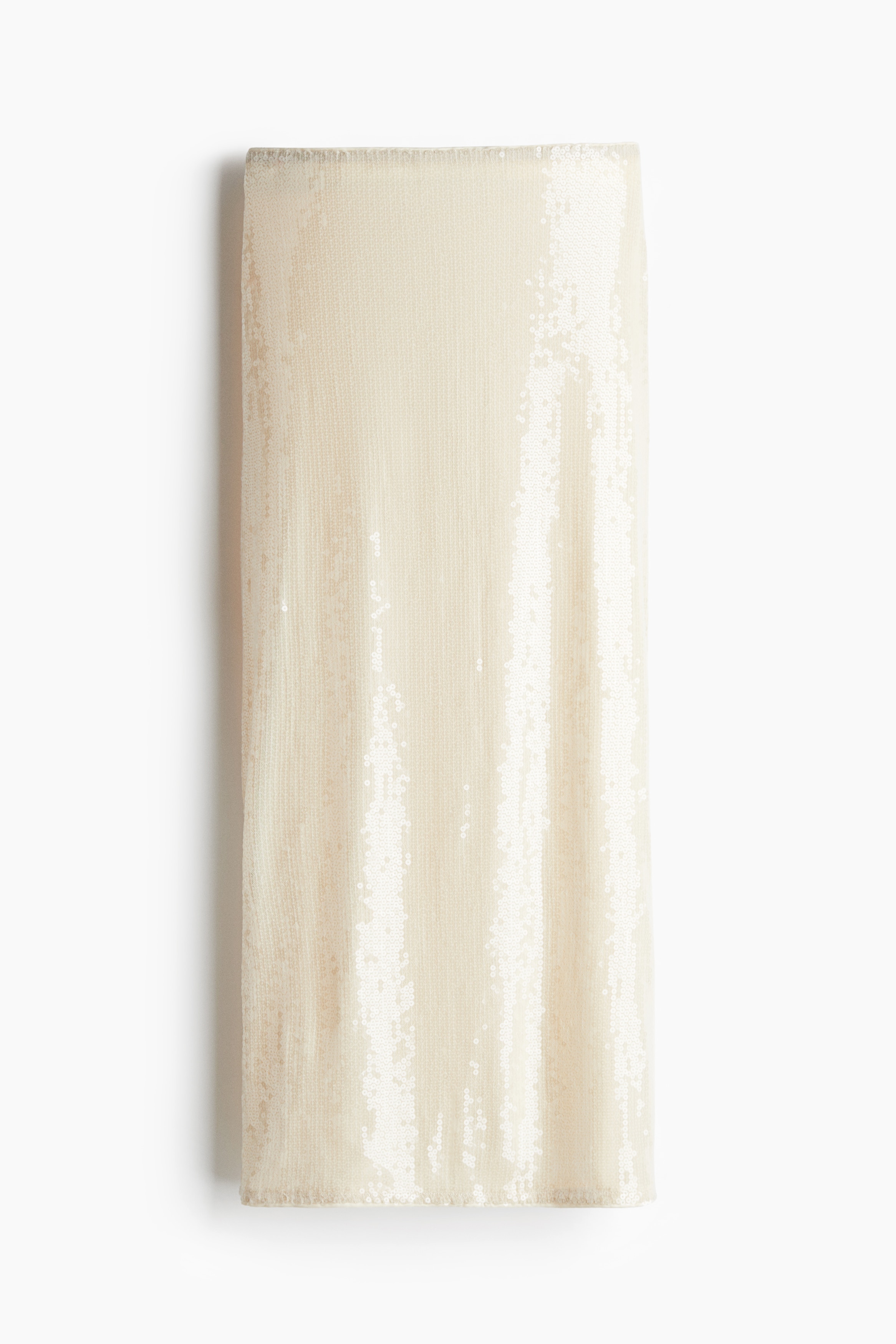 시퀸으로 커버된 메쉬 소재의 로라이즈 맥시 스커트. 피트되는 실루엣. 신축성 허릿단. 스트레이트 헴라인. 저지 안감 부착. 이미지