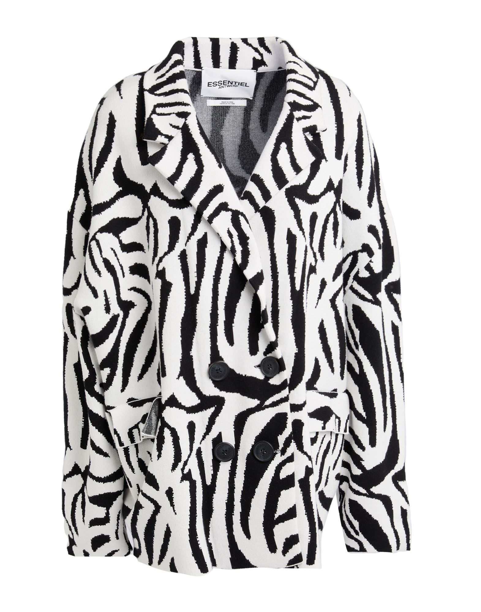 싱글 브레스티드 블레이저, 자카드 니트, 미디엄웨이트 니트, 투톤 패턴, 장식 부착 없음, 라펠, 롱 슬리브, 안감없음, 버튼 여밈, 플랩 포켓, 손세탁, 표백 금지, 건조기 사용불가. 이미지