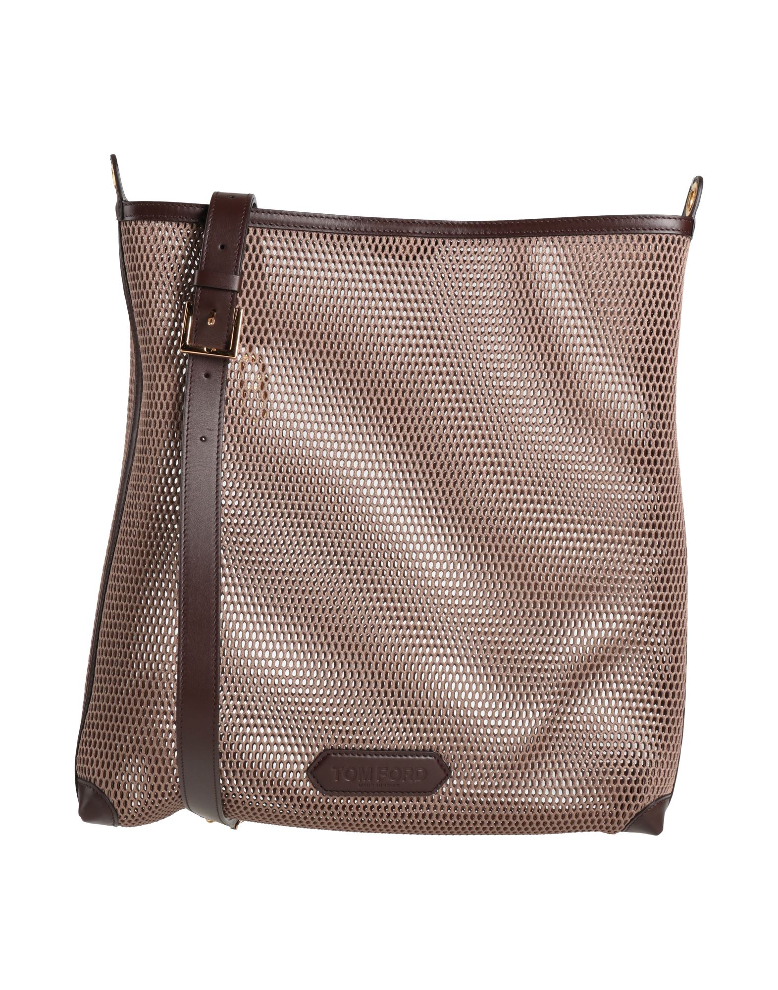 맥시 스타일, 메쉬 패브릭, 가죽, 브랜드 로고, 투톤 패턴, 마그네틱 클로져, 탈착 가능한 내부 파우치, 조절가능 핸들, 동물성 비섬유 자재 함유, 크로스바디백. 이미지