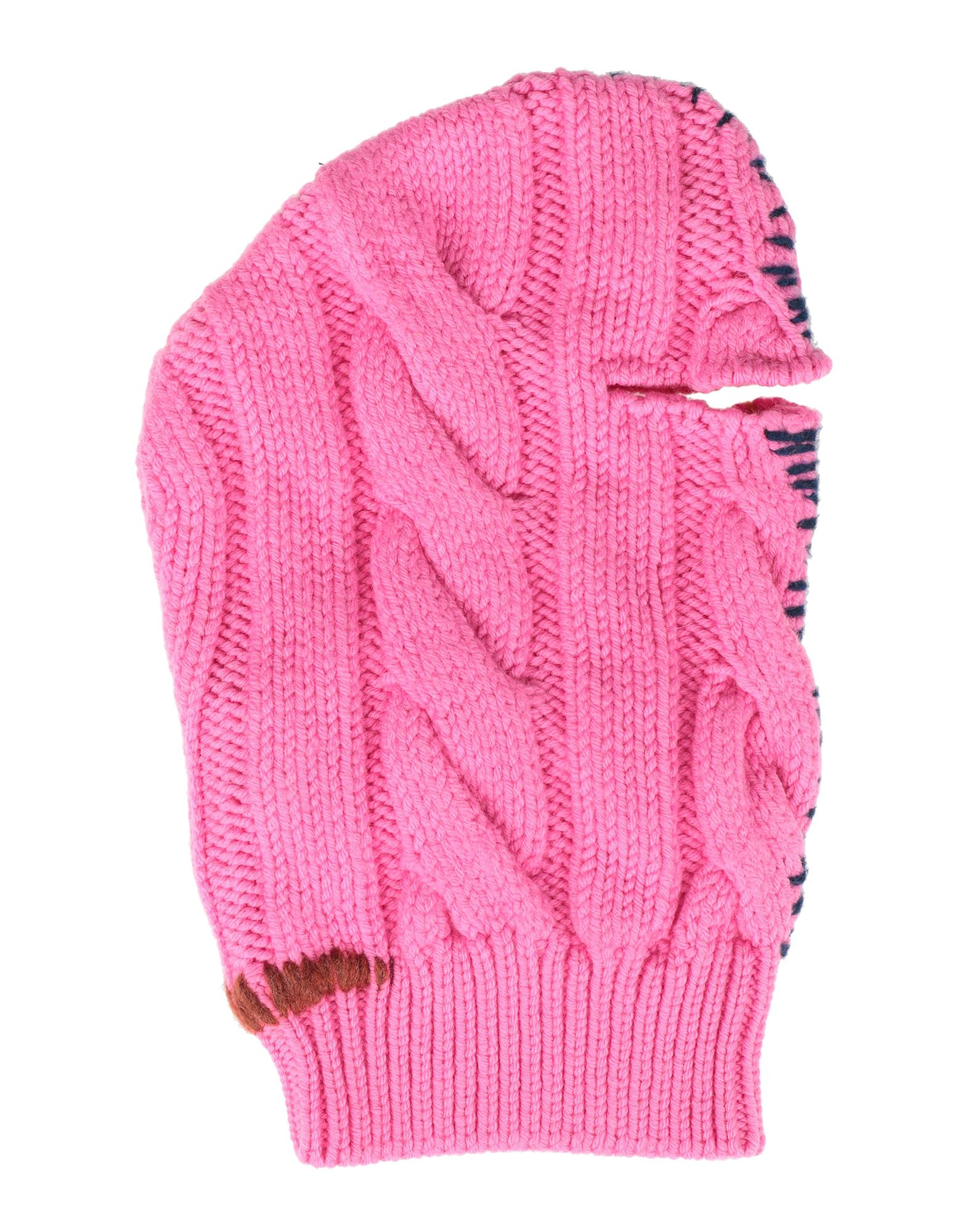 발라클라바, 케이블 니트, 미디엄웨이트 니트, 장식 디테일 솔리드 컬러, 자수 장식. 이미지