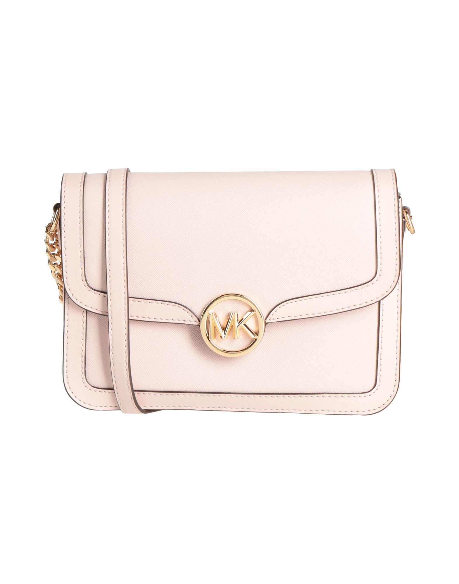 플랩백, 인조가죽, 솔리드 컬러, 브랜드 로고, 마그네틱 클로져, 안감있음, 내부 지퍼 포켓, 조절가능 숄더 스트랩, 미디엄 스타일. 이미지