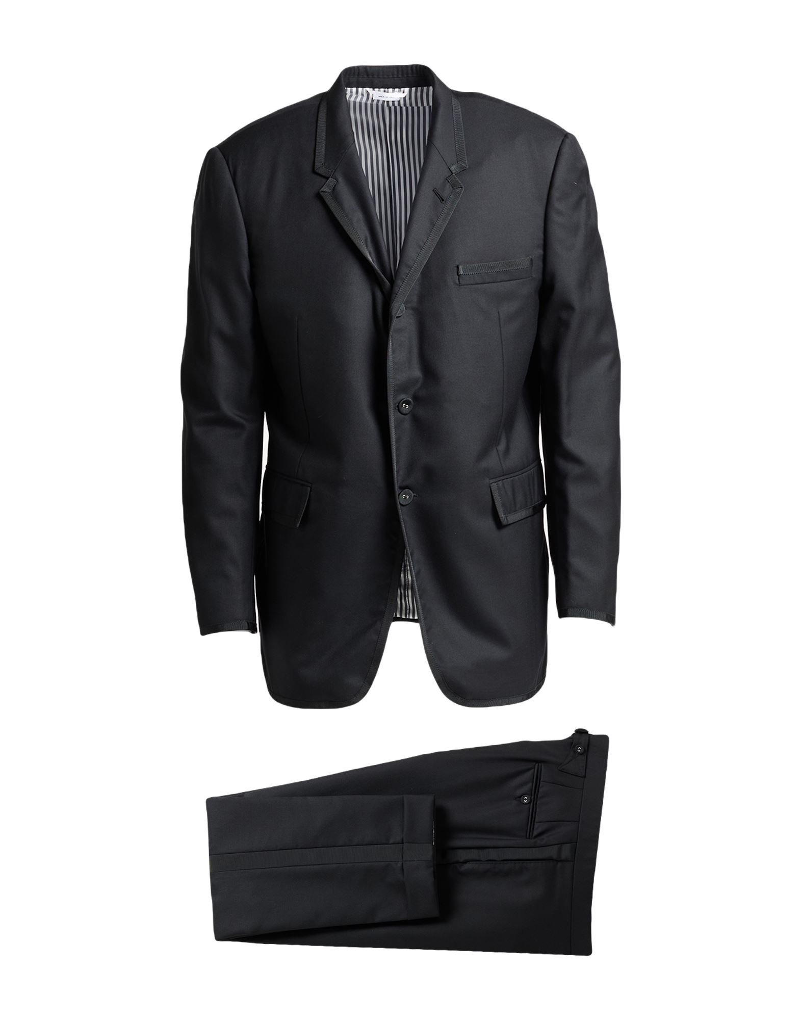 싱글 브레스티드 수트, 울 보일, 솔리드 컬러, 그로그랭 트림, 브랜드 로고, 라펠, 롱 슬리브, 버튼 커프스, 안감있음, 포켓 1개, 플랩 포켓, 더블 백 슬릿, 노멀 웨이스트, 드라이클리닝, 표백 금지, 건조기 사용불가. 이미지