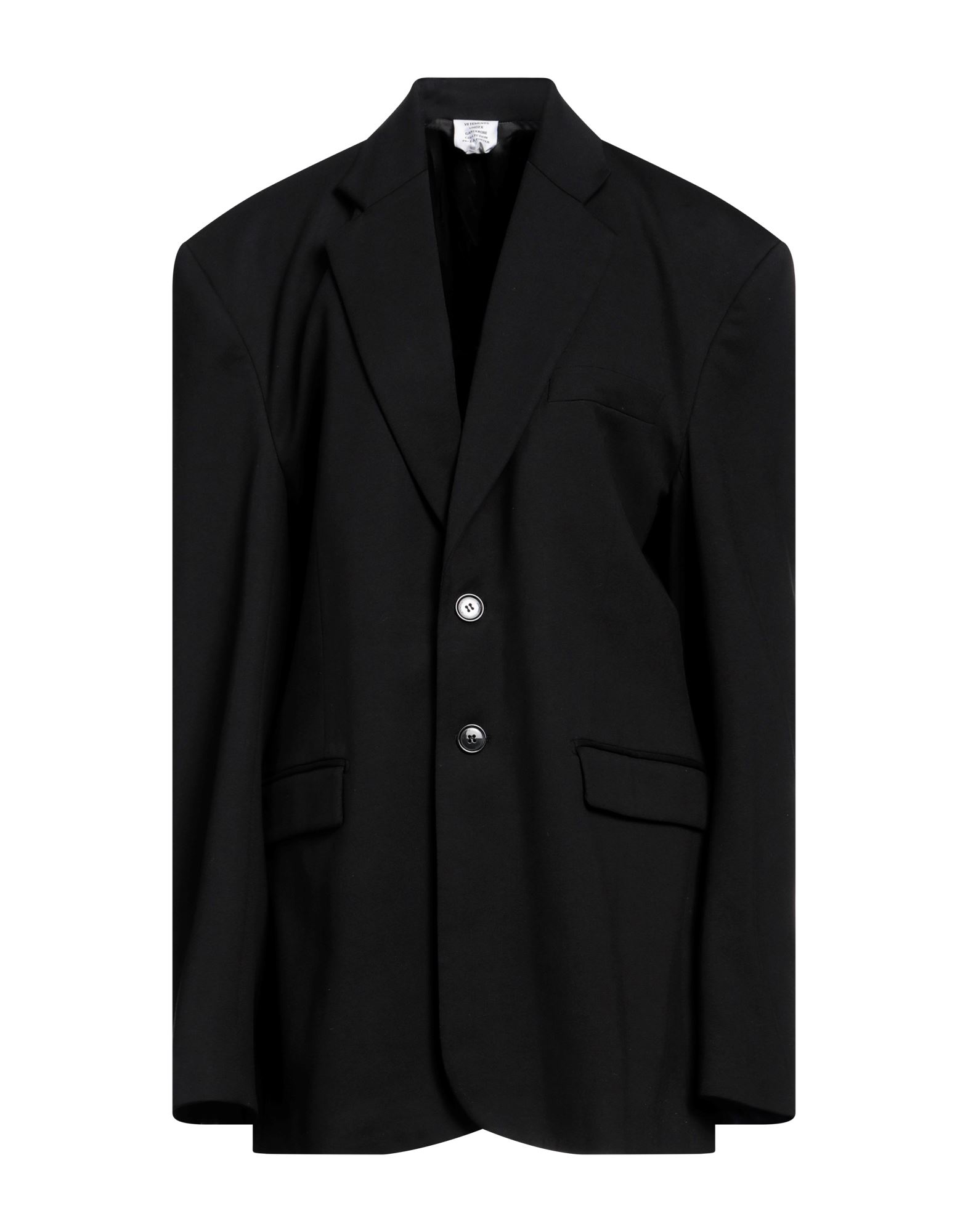 저지, 장식 부착 없음, 솔리드 컬러, 라펠, 싱글브레스티드, 롱 슬리브, 어깨 패드 내장, 안감있음, 버튼 여밈, 멀티 포켓, 플랩 포켓, 더블 백 슬릿, 세탁기로 세탁, 건조기 사용불가, 표백 금지, 싱글브레스티드 자켓. 이미지