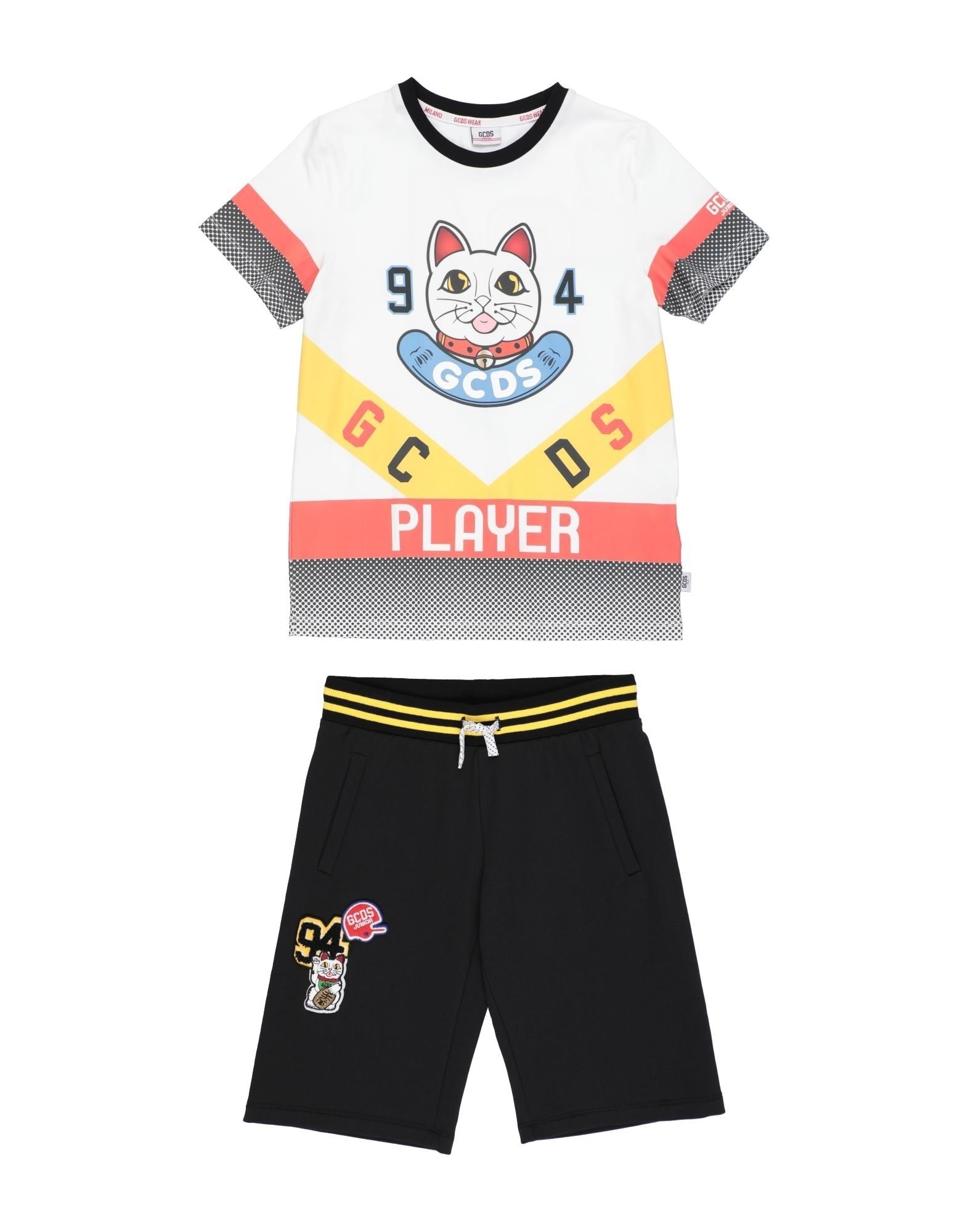 저지, 플리스, 프린트, 브랜드 로고, 멀티컬러 패턴, 라운드 네크라인, 쇼트 슬리브, 드로스트링, 멀티 포켓, 스트레치, 30degreec 물세탁, 드라이클리닝 금지, 표백 금지, 건조기 사용불가, 최대 110degreec 다림질, 안감없음. 이미지