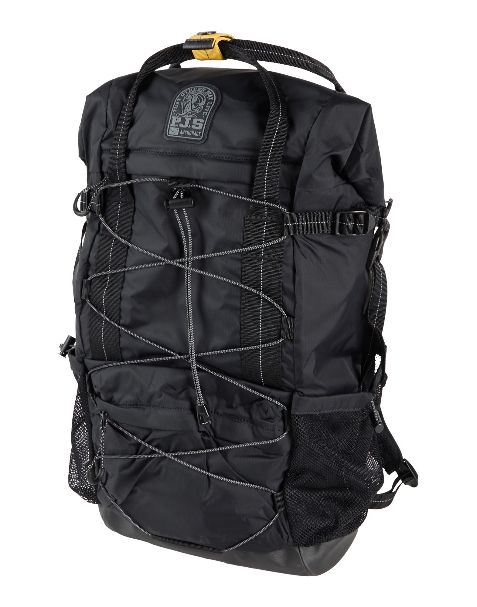 스포티 백팩, 테크니컬 패브릭, 솔리드 컬러, 브랜드 로고, 지퍼 여밈, 안감있음, 외부 사이드 포켓, 라지 스타일. 이미지