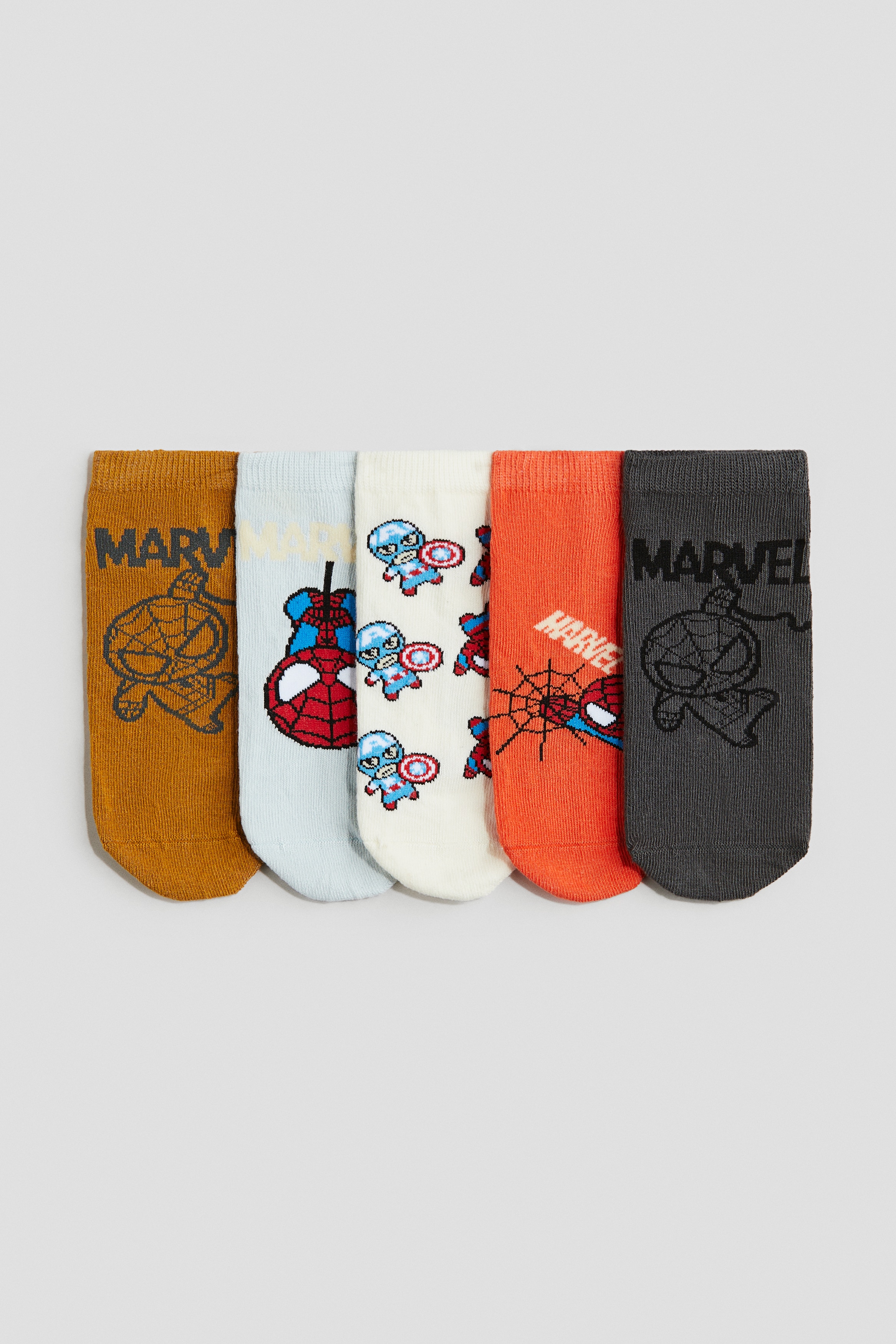 코튼이 혼방된 부드러운 자카드 니트 소재의 발목 양말 세트. 입구 부분이 신축성 있게 처리됨. 이미지