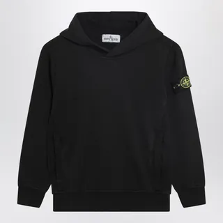 스톤 아일랜드의 블랙 코튼 후드 스웨트셔츠는 긴 소매와 컴패스 로고 배지, 두 개의 사이드 포켓, 그리고 골지 트리밍이 특징입니다. 이미지