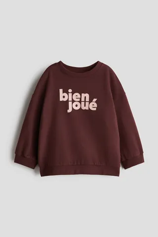 H & M Adorables. 고급 코튼을 사용한 프린트 스웨트셔츠. 루즈핏. 내부가 부드럽게 기모처리됨. 리브드 마감된 라운드 네크라인. 드롭 숄더. 긴소매. 리브드 소맷단과 아랫단. H & M Adorables 컬렉션은 시대를 초월한 매력을 지닌 매우 편안하고 고급스러운 제품들로 엄선된 컬렉션입니다. 이미지