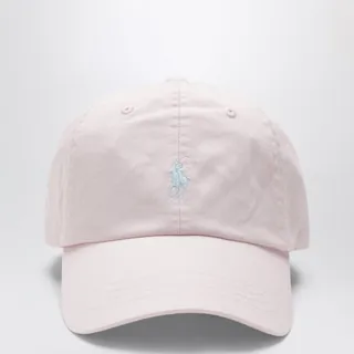 면 소재의 폴로 랄프 로렌 볼캡 • 색상: 연한 핑크 • 조절 가능한 뒷면 스트랩 • 뒷면에 자수 레터링 로고 • 전면에 자수 로고 이미지