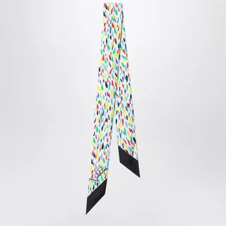 발렌티노 가라바니 실크 반도 스카프. 멀티컬러 패턴. 대비되는 테두리와 로고 레터링. 이미지