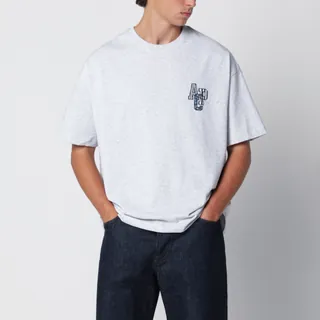 A.P.C.의 코튼 소재 브루노 티셔츠입니다. 그레이 차콜 컬러에 편안한 릴렉스 핏과 크루넥 디자인이 특징이며, 가슴 부분에 로고가 적용된 스트레이트 핏 아이템입니다. 이미지