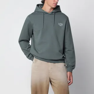 A.P.C.의 코튼 후드티입니다. 컬러는 베르 그리즈 블랑이며, 후드가 달린 스트레이트 핏 디자인입니다. 가슴 부분에 'A.P.C. Rue Madame Paris' 로고가 새겨져 있으며, 오가닉 코튼 소재로 제작되었습니다. 이미지