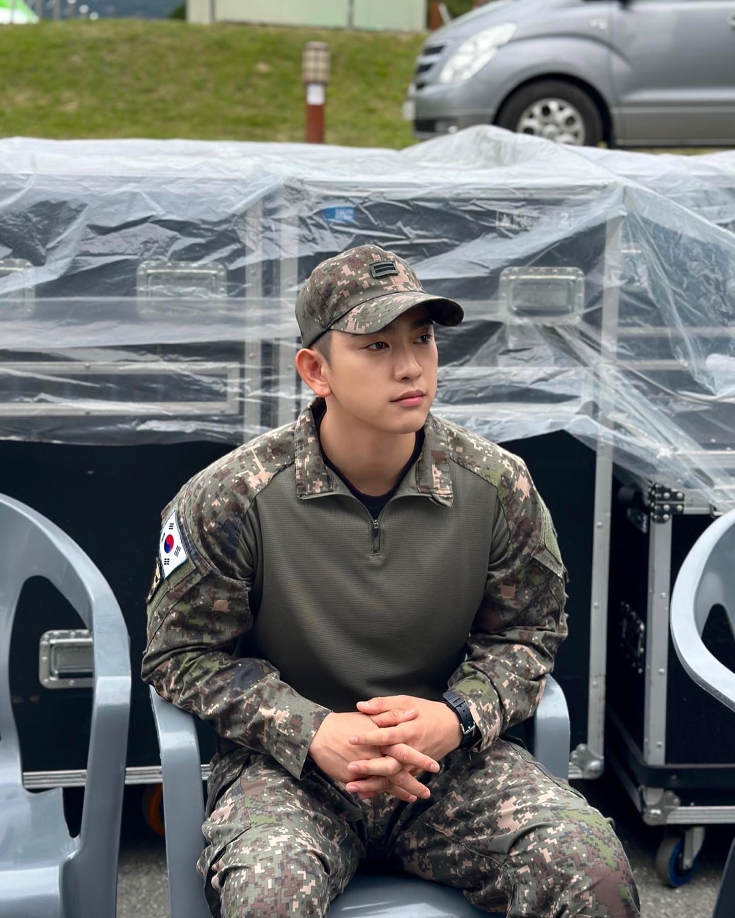 이 얼굴 이 핏이면 재입대 가능?🫡⁠ 이미지