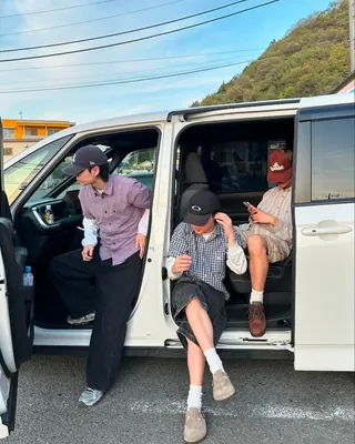 반팔 셔츠 안에 긴팔티...메모📝 이미지