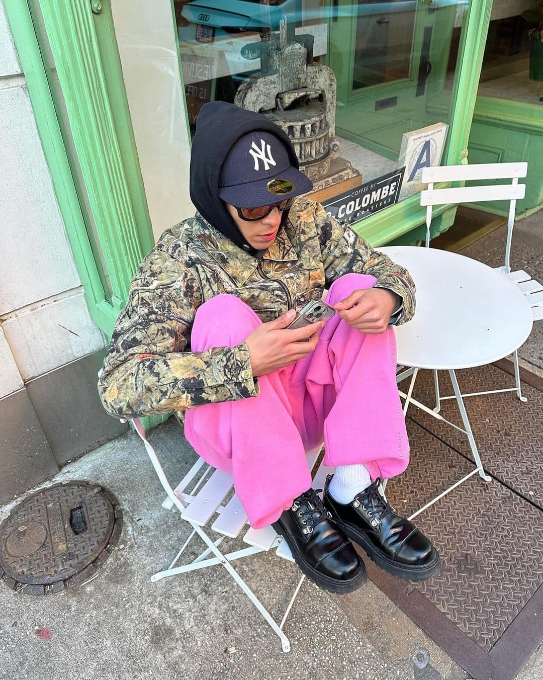벚꽃 시즌엔 핑크 팬츠🌸⁠ 이미지5