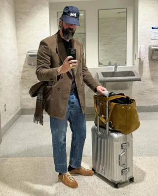 옷 잘입는 수염아저씨 델룩🧔🏻⁠ 이미지
