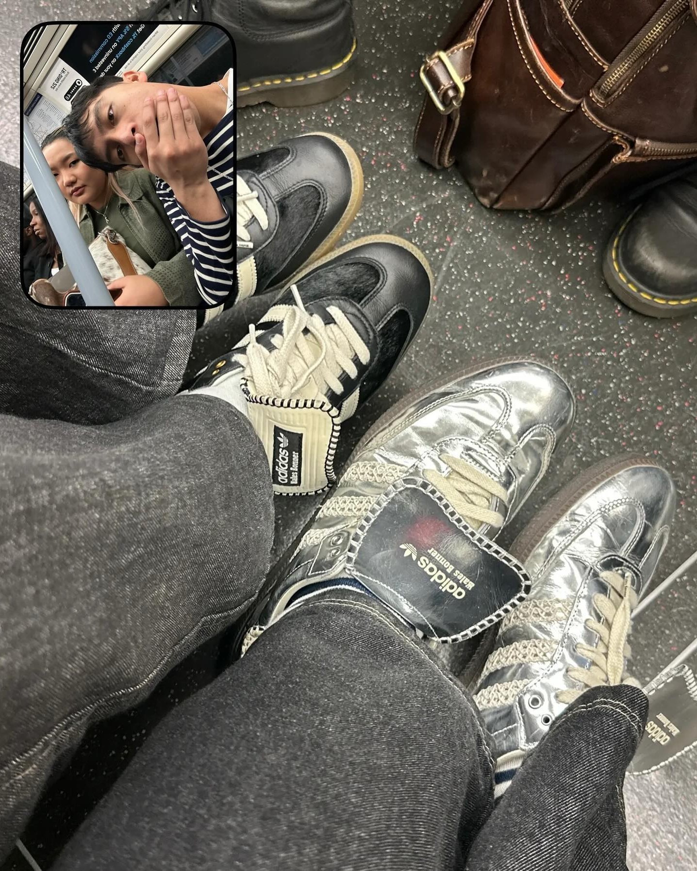 스껄하게 셀피와 신발샷 남기기🤳 이미지
