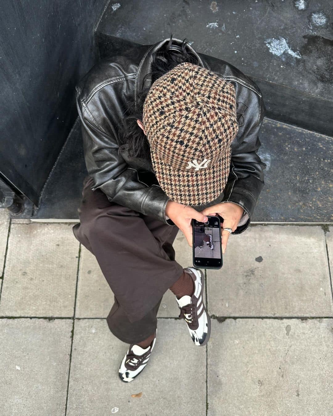 브라운 톤 양말 활용도 좋네🍫🧦⁠ 이미지