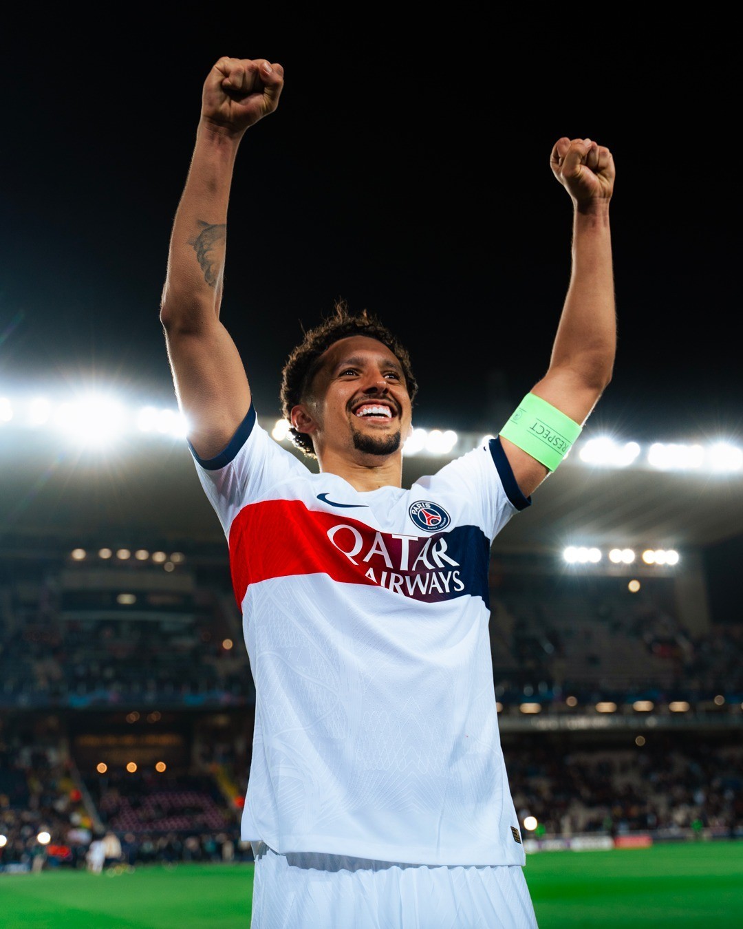 이강인과 김민재 챔피언스리그 준결승 진출⚽️🏆⁠
⁠
한국시간 4월 18일 새벽에 열린 챔피언스리그 8강 경기에서 바이에른 뮌헨이 아스날을 1:0으로 이기며 총합 3:2의 스코어로 바이에른 뮌헨이 준결승에 진출했습니다. 이 경기로 바이에른 뮌헨 소속의 김민재는 전날 FC 바르셀로나를 꺾으며 준결승에 진출한 PSG 소속의 이강인과 함께 준결승 무대를 밟게 되었는데요. 준결승에서 바이에른 뮌헨은 레알 마드리드를, PSG는 도르트문트를 각각 만나며 맞대결은 성사되지 않았으나, 결승에서 만나게 될 수 있을지 기대를 모으고 있습니다.🏟️⁠ 이미지5