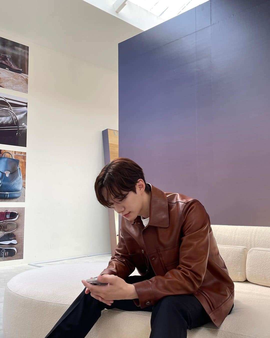 날 좋을 때 브라운 레더📺⁠ 이미지