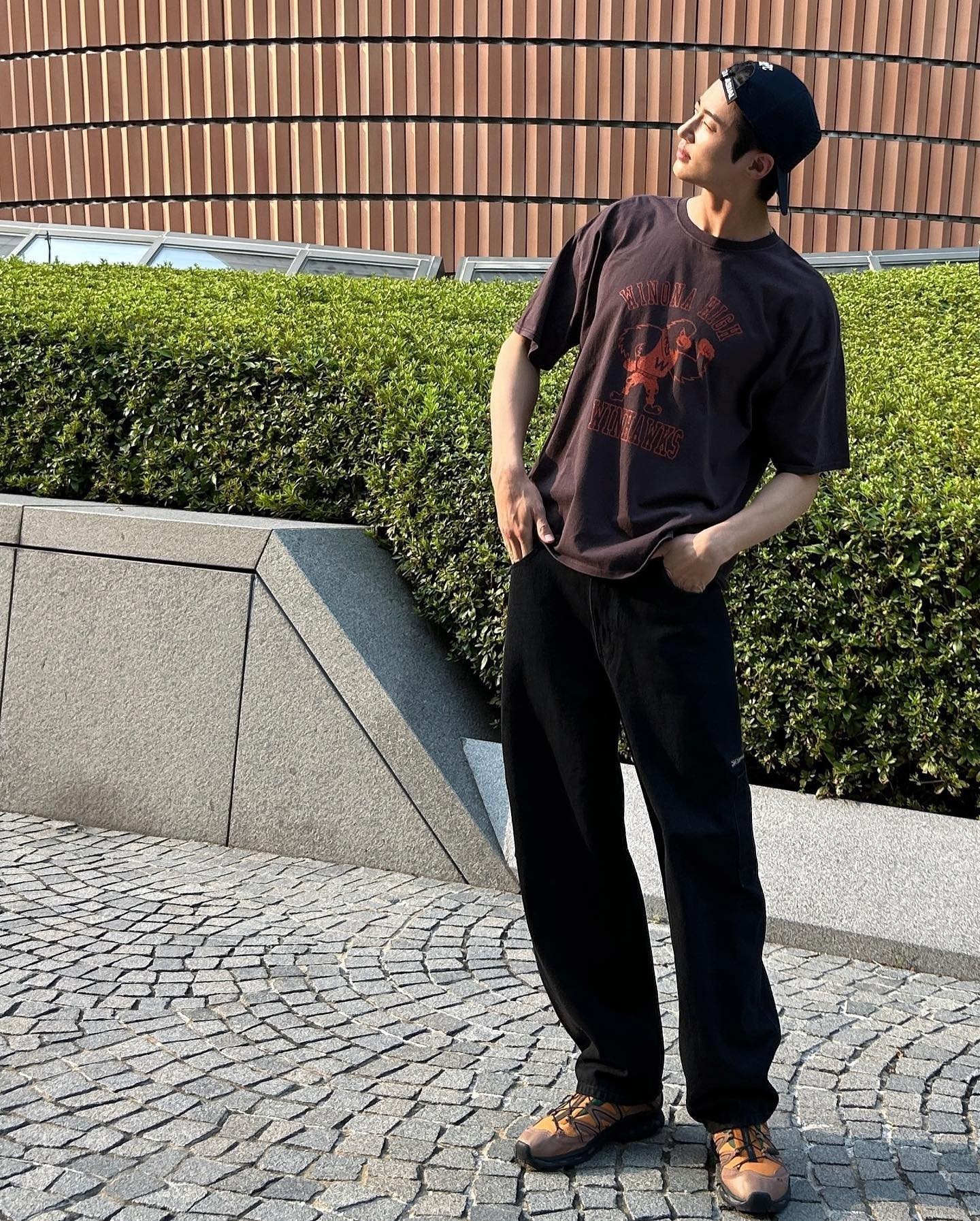 변우석처럼 볼캡 거꾸로 스킬🧢👌 이미지7
