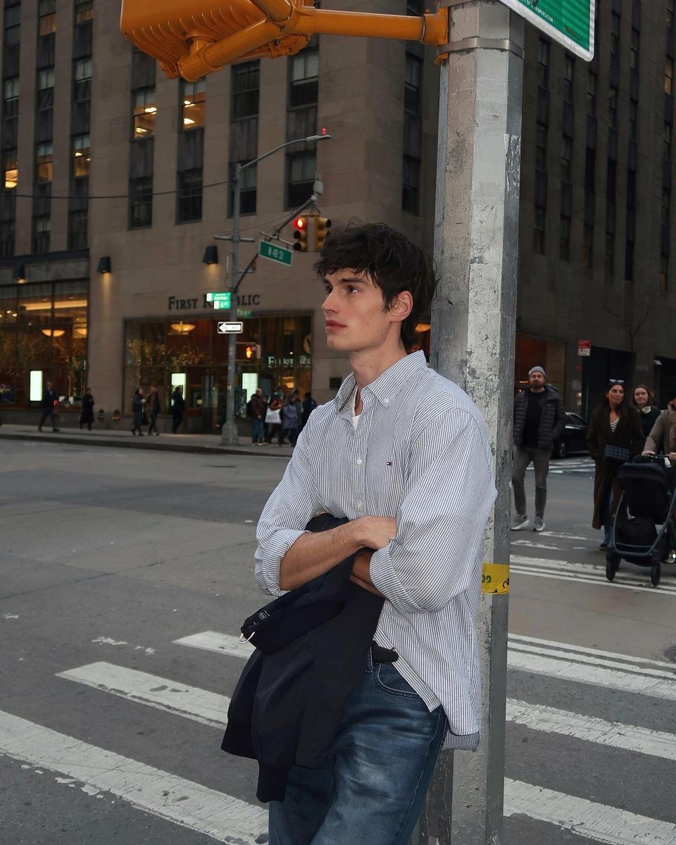 셔츠에 청바지면 꾸안꾸 끝👔👖⁠ 이미지1