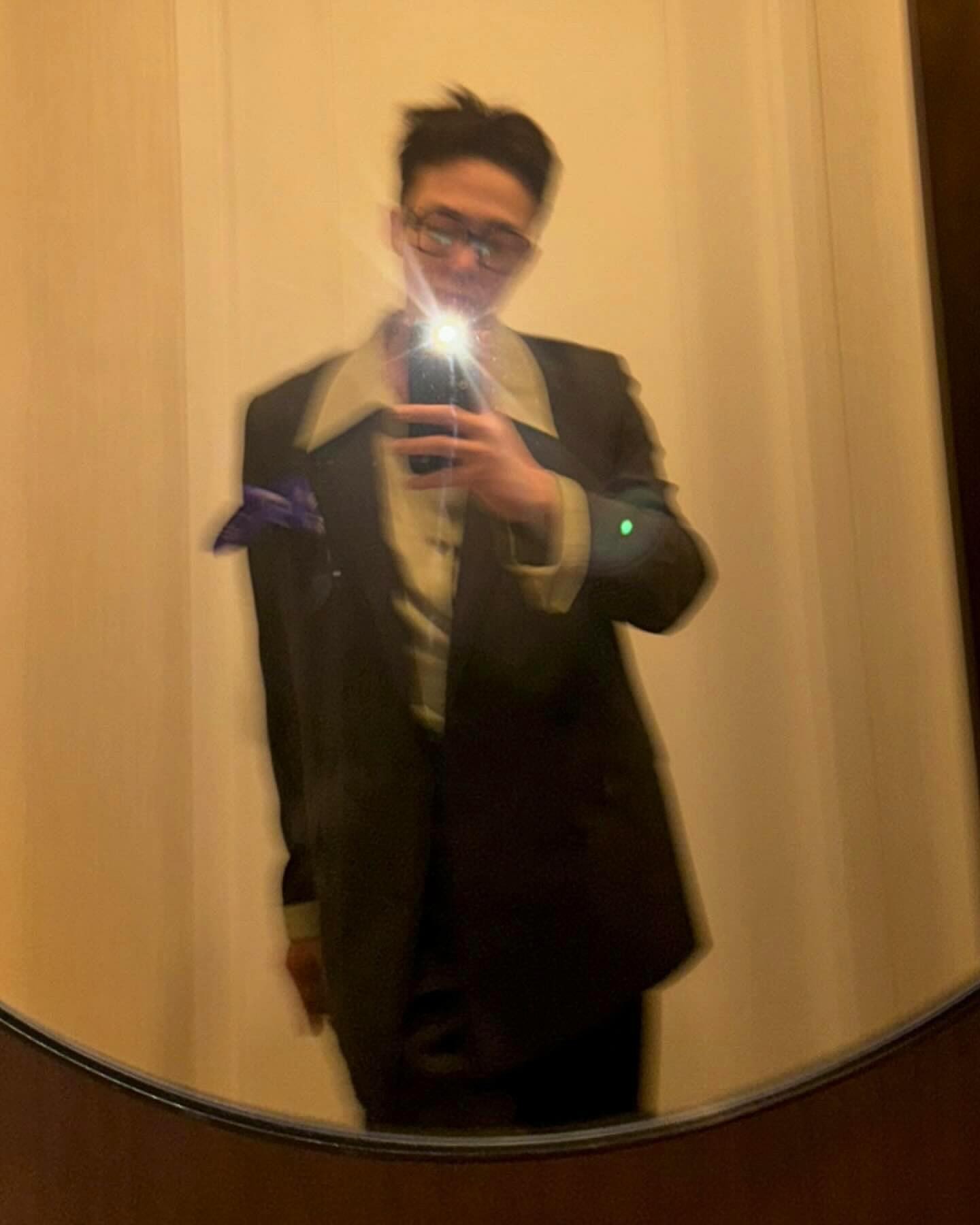 7년 만에 솔로앨범 발매를 예고한 지드래곤🌼🔥올 하반기 컴백💿⁠
⁠
그룹 '빅뱅'의 리더 지드래곤이 올 하반기 솔로앨범으로 컴백을 예고했습니다. 지드래곤의 소속사 갤럭시 코퍼레이션은 16일 '지드래곤이 올해 하반기 컴백을 목표로 새 앨범을 준비 중이니 기대해 달라'고 말하며 지난 2017년 6월 발매한 미니 2집 '권지용' 이후 7년 만인 그의 솔로 컴백 계획을 밝혔는데요. 지난 1월에도 SNS를 통해 엑스 재팬 멤버 요시키와 작업 중인 사진을 업로드하며 컴백의 기대감을 높였던 지드래곤의 모습을 슬라이드로 확인하세요📸⁠ 이미지7