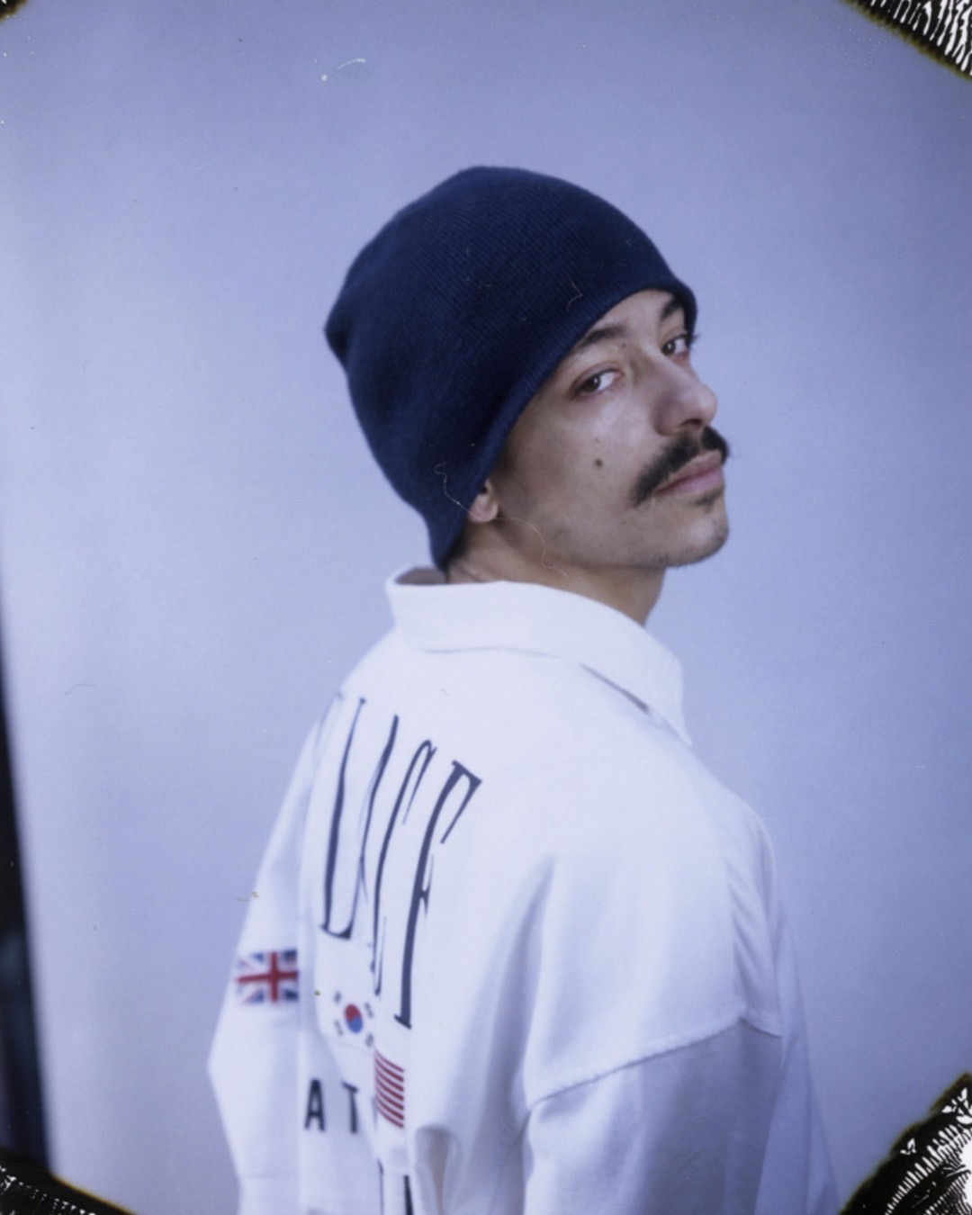 팔라스+GAP=PAL🛹📸⁠
⁠
팔라스와 갭의 협업 컬렉션 아이템이 발매됩니다. 기존 갭의 아이템을 팔라스의 무드로 재해석해 발매되는 이번 컬렉션은 트랙수트, 폴로티, 윈드브레이커 아노락 등의 제품으로 구성되어 있는데요. 국내에는 내일 오전 11시 발매되니 관심이 있다면 꼭 놓치지 마세요✅⁠ 이미지3