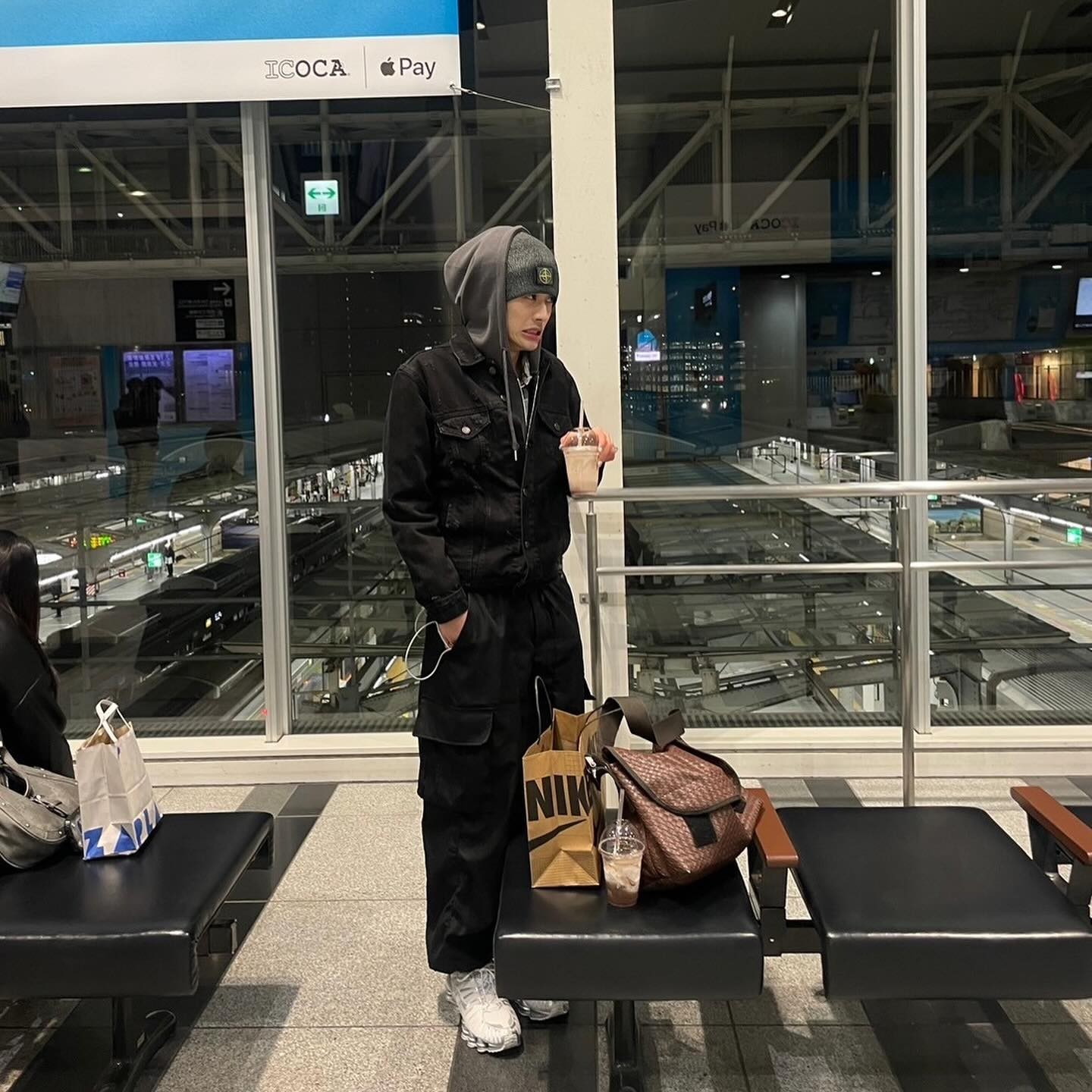 흰 신발도 포인트야 포인트🏐⁠ 이미지3