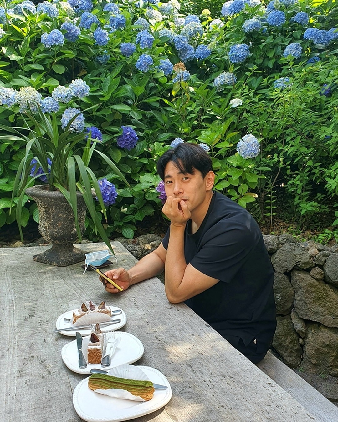 이 형이 어떻게 42살🔥@유태오📸⁠ 이미지4