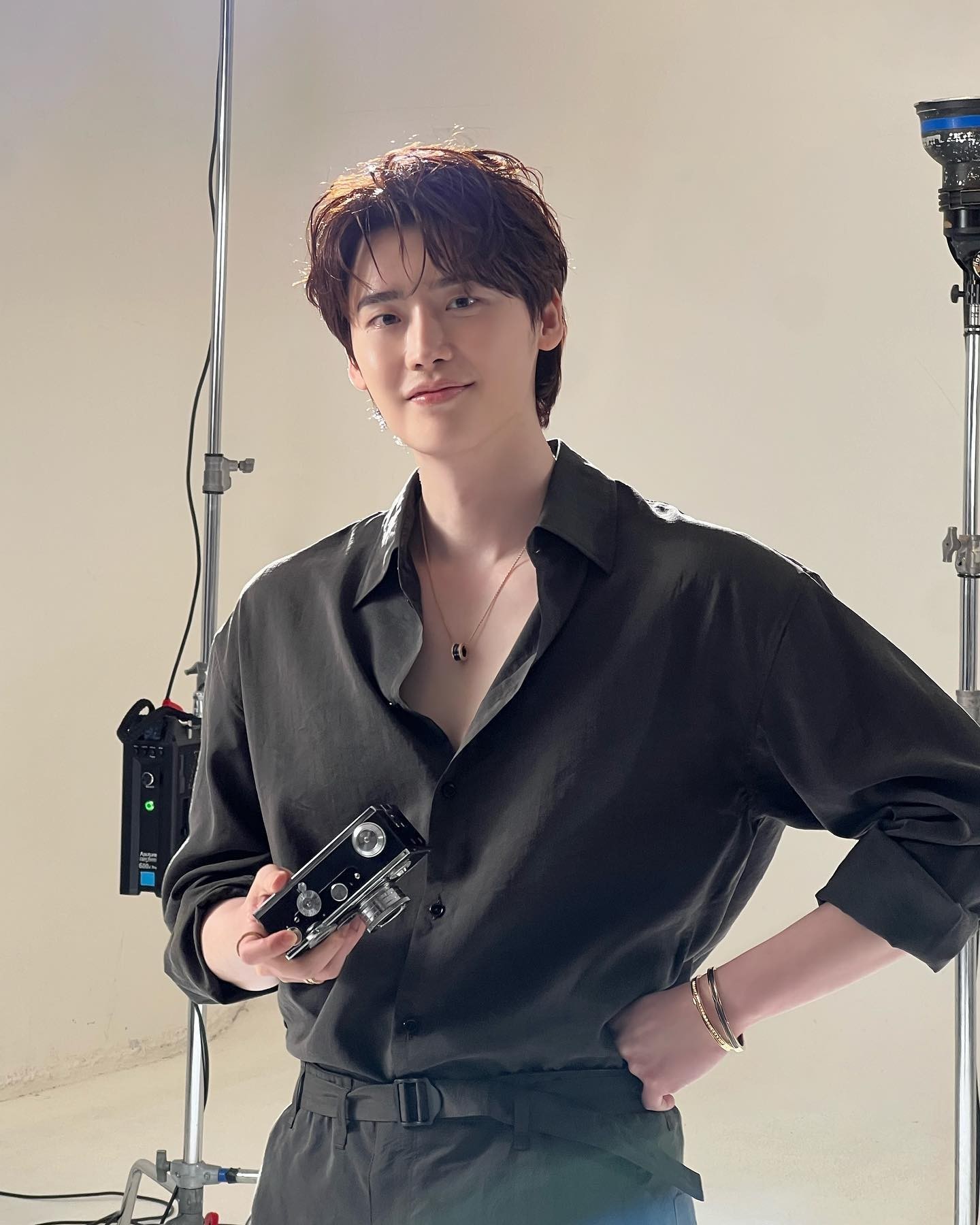 여름 되기 전 마지막 블랙셔츠😎🙌⁠ 이미지