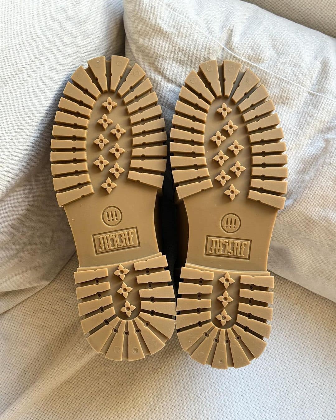 팀버 X LV 패러디한 미스치프🥾🎨⁠ 이미지6