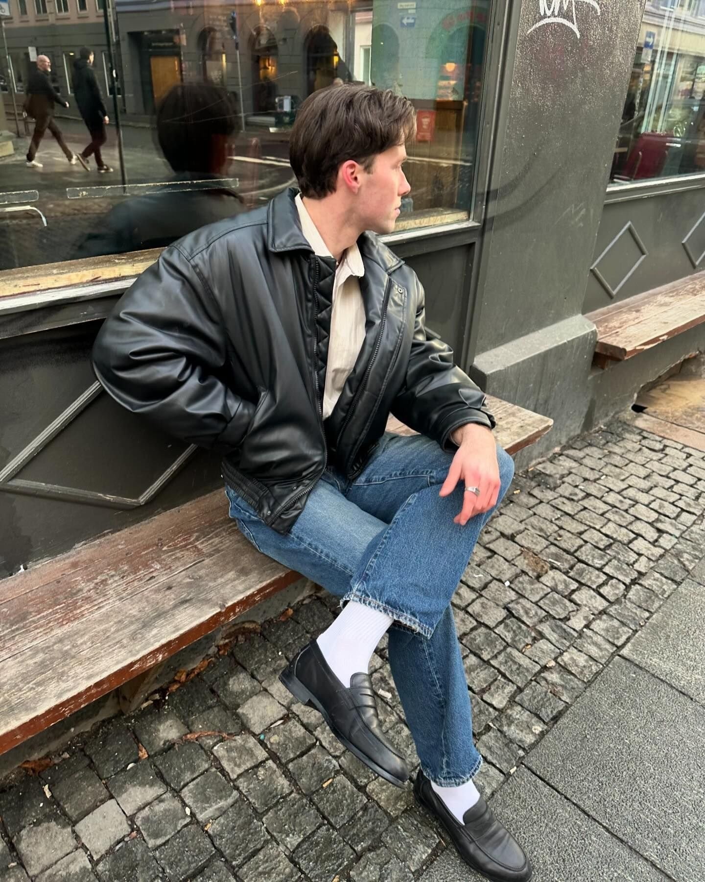 데님에 운동화말고 로퍼 신자👞⁠ 이미지