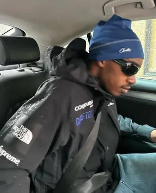 봄비에 필요한건 슈노💨🌧️⁠ 이미지