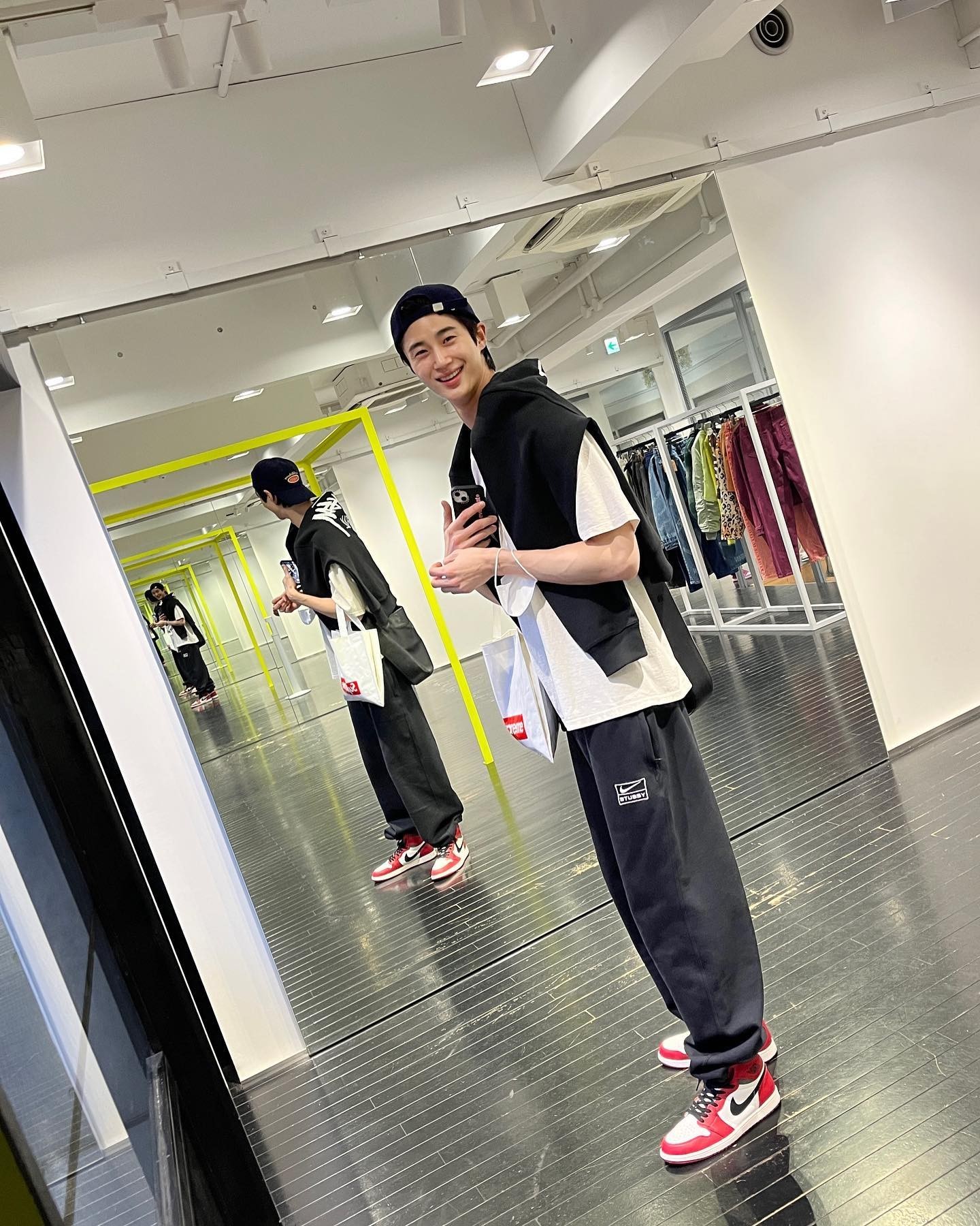 변우석처럼 볼캡 거꾸로 스킬🧢👌 이미지3