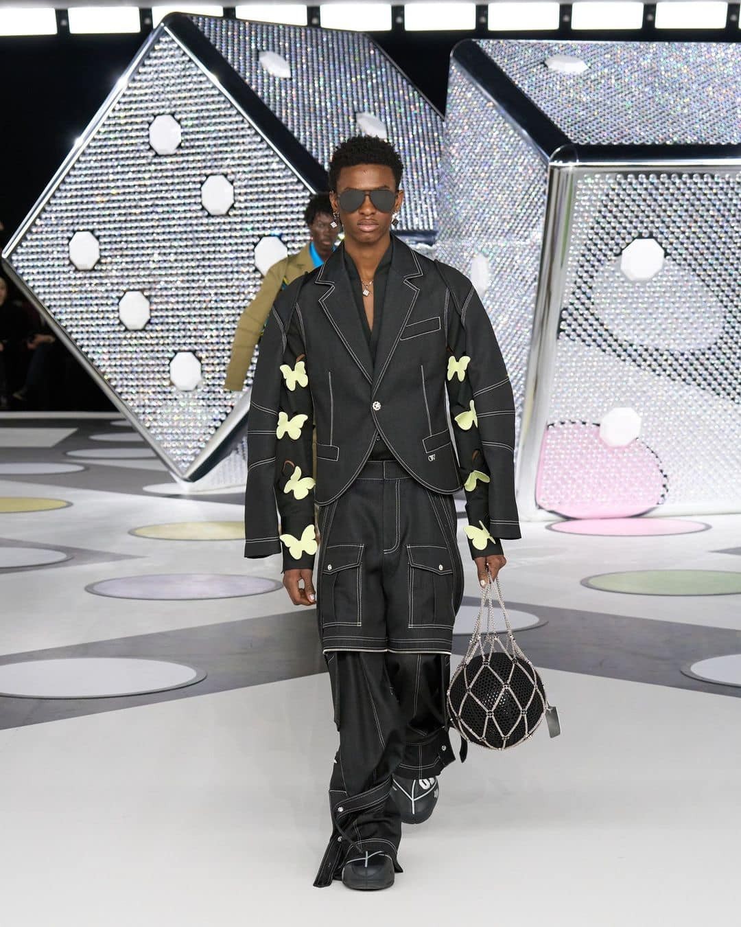 농구공에 영감 받은 오프화이트🏀⁠ 이미지6