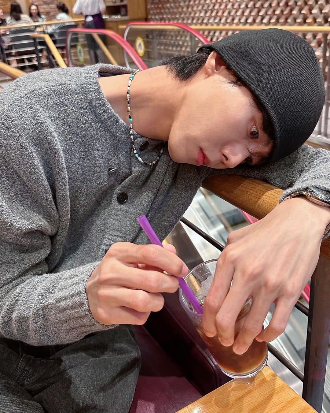 깔끔한 라운드넥 가디건🧶⁠ 이미지