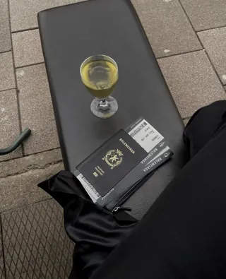 여권 하나 더 만들어버리기🛂⁠ 이미지