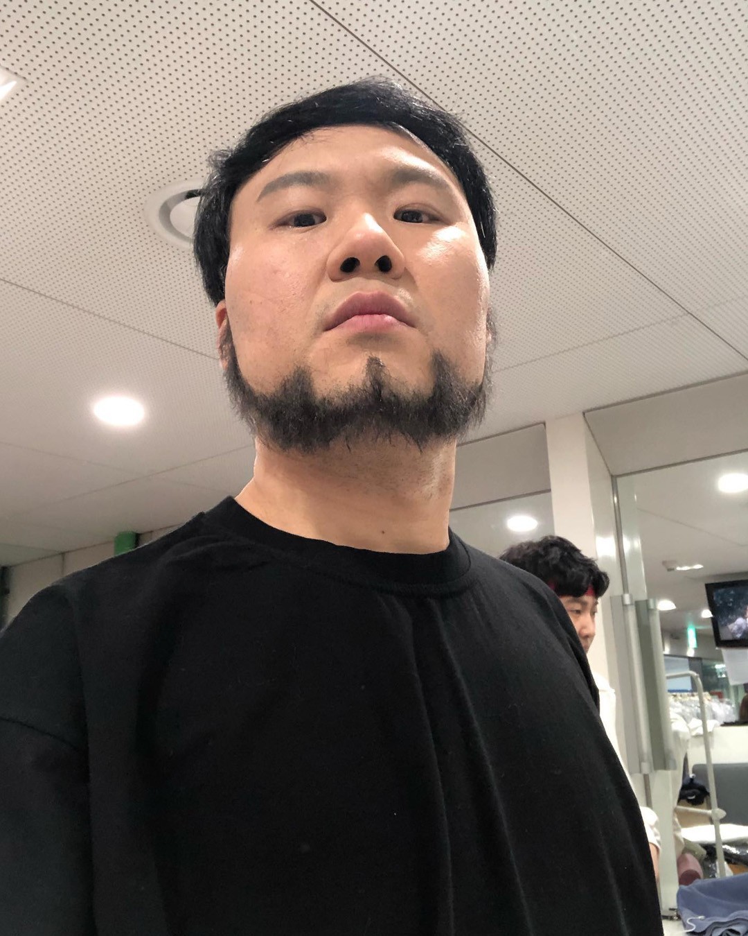 수염기르자🧔🏻아냐 기르지 말자..🥸⁠ 이미지9