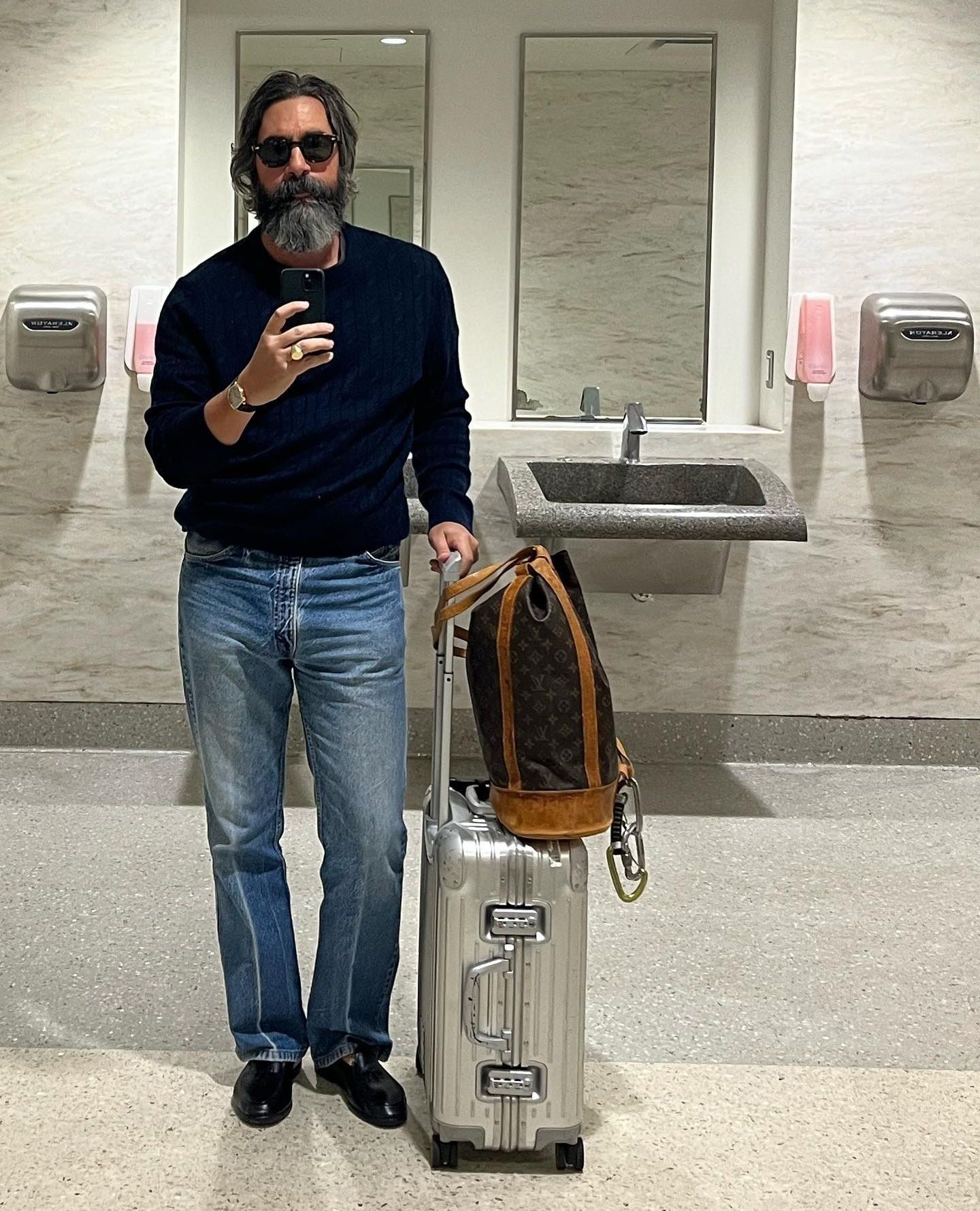 옷 잘입는 수염아저씨 델룩🧔🏻⁠ 이미지3