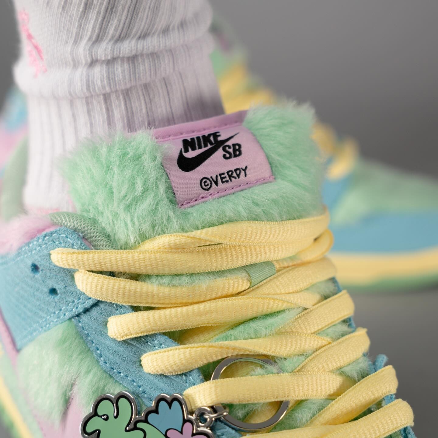 실착은 모르겠고 소장은 굿👍🏻👾⁠
베르디x나이키 SB 덩크 로우 '비스티' 여름 발매예정✅⁠ 이미지9