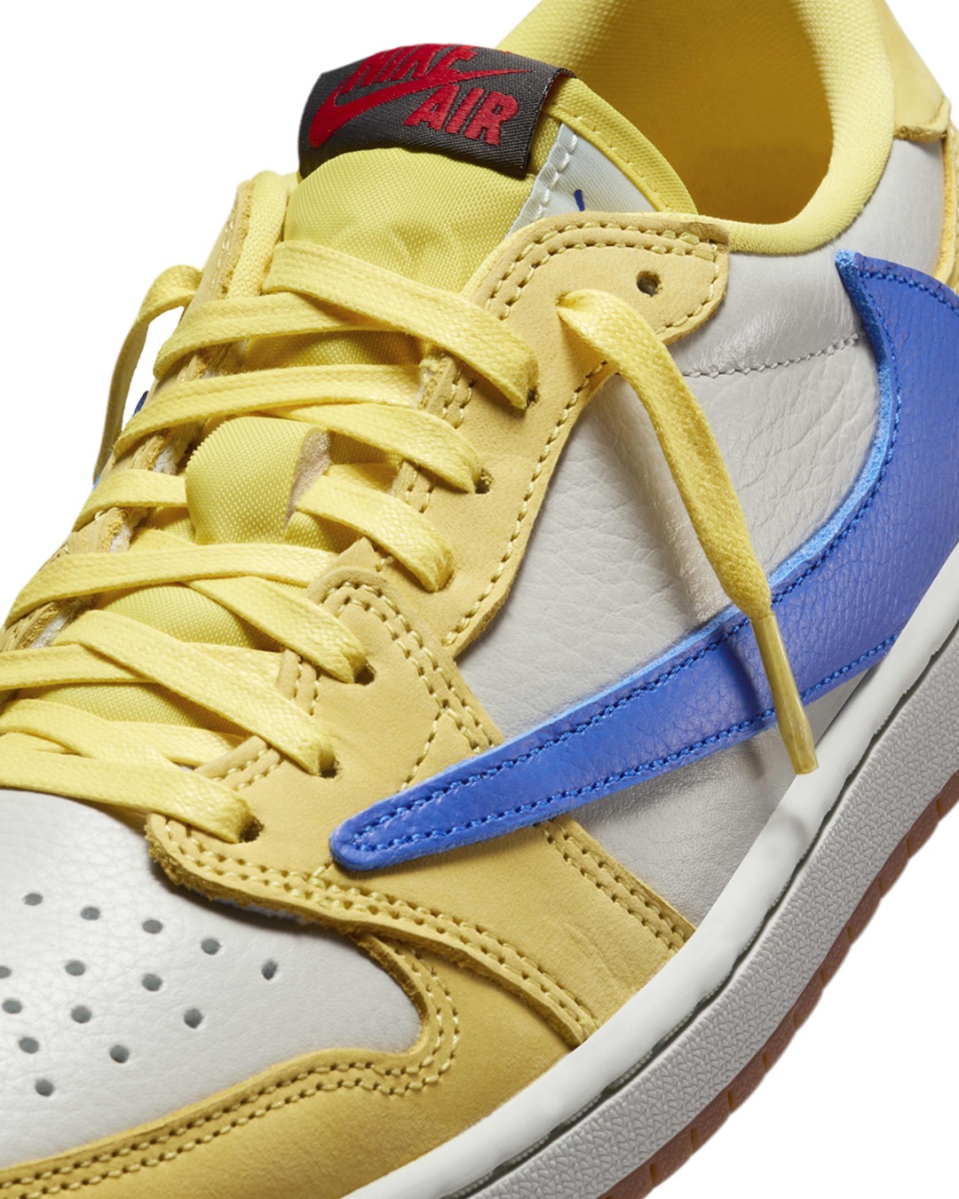 발매가 미뤄진 스캇조던 카나리🏜️🦜 

기존 5월 17일로 예정되었던 트래비스 스콧x조던 1 로우 '카나리' 모델의 발매 일정이 5월 25일로 연기되었습니다. 우먼스 라인으로 제작된 이번 모델은 밝은 카나리 컬러와 블루 컬러의 스우시가 특징인데요. 복수의 해외 스니커즈 커뮤니티에 따르면 트래비스 스콧x조던 1 로우 '카나리'는 기존 협업 모델들에 비해 많은 수량인 15만 족가량 발매될 것으로 알려져 기대감을 모으고 있습니다. 발매를 앞두고 공개된 이미지를 슬라이드로 확인하세요!✅  이미지