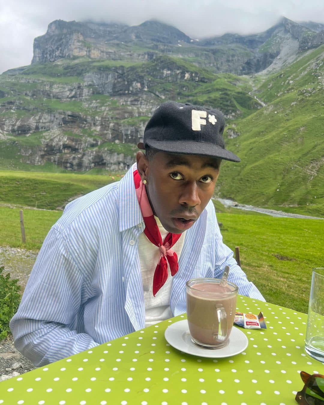 스카프 활용은 타일러처럼🧣 이미지